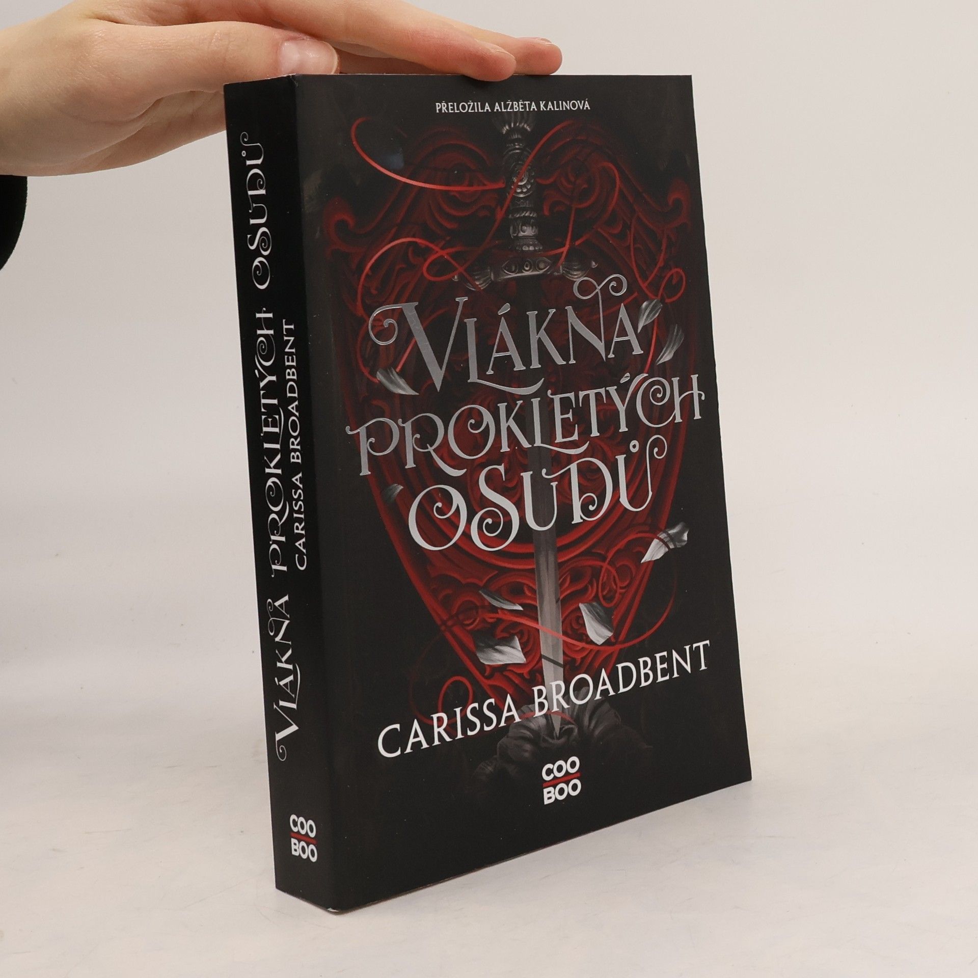 Carissa Broadbent Vlákna prokletých osudů