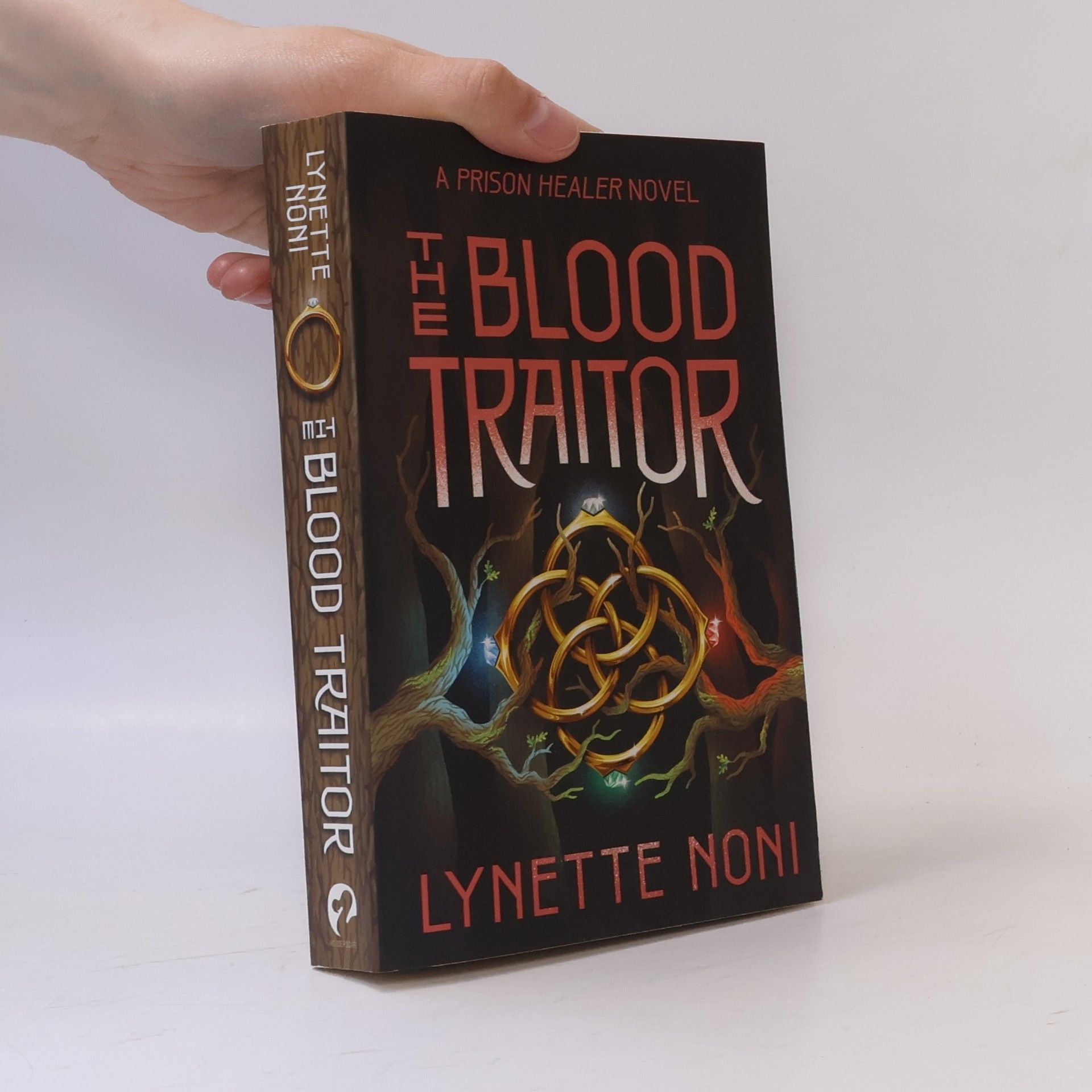 Lynette Noni The Blood Traitor