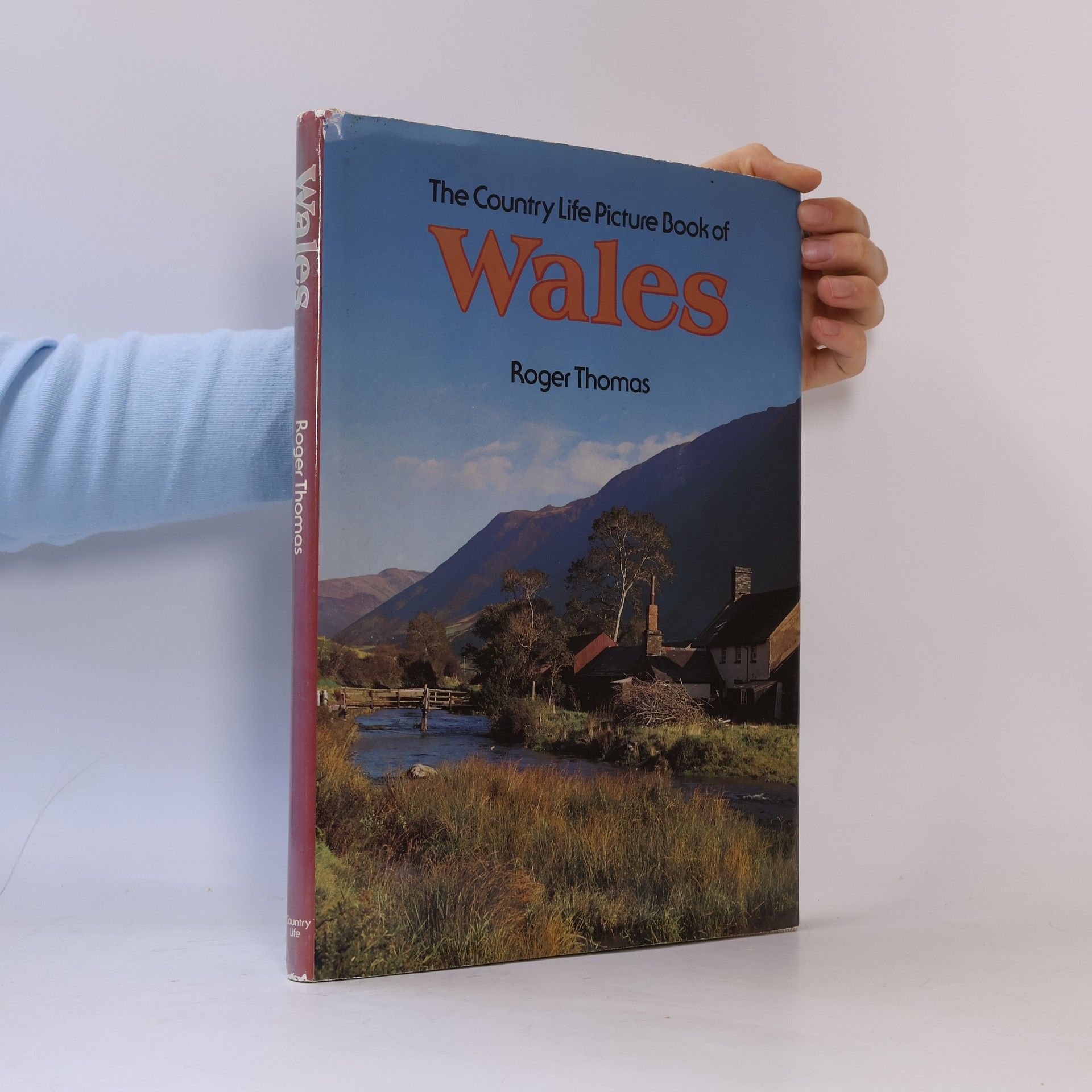 Roger Thomas The Country Life Picture Book of Wales