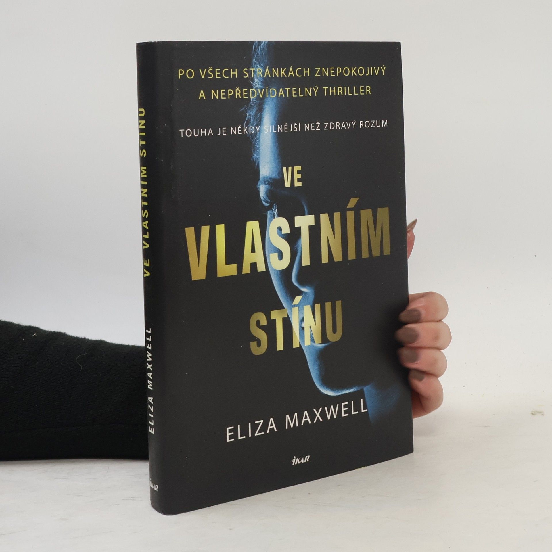 Ve vlastním stínu