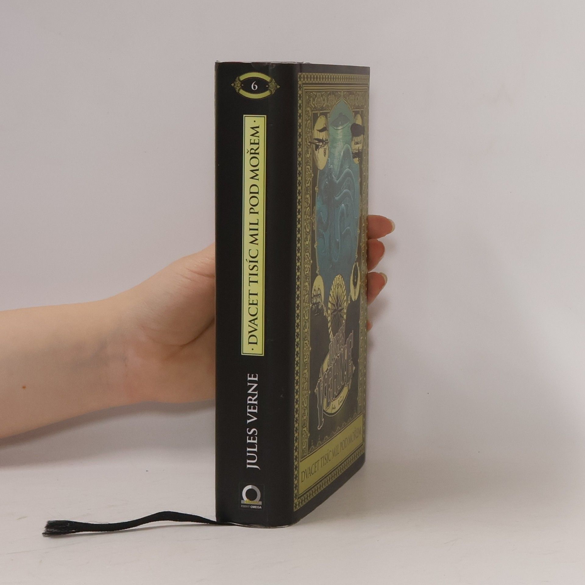 Jules Verne Dvacet tisíc mil pod mořem