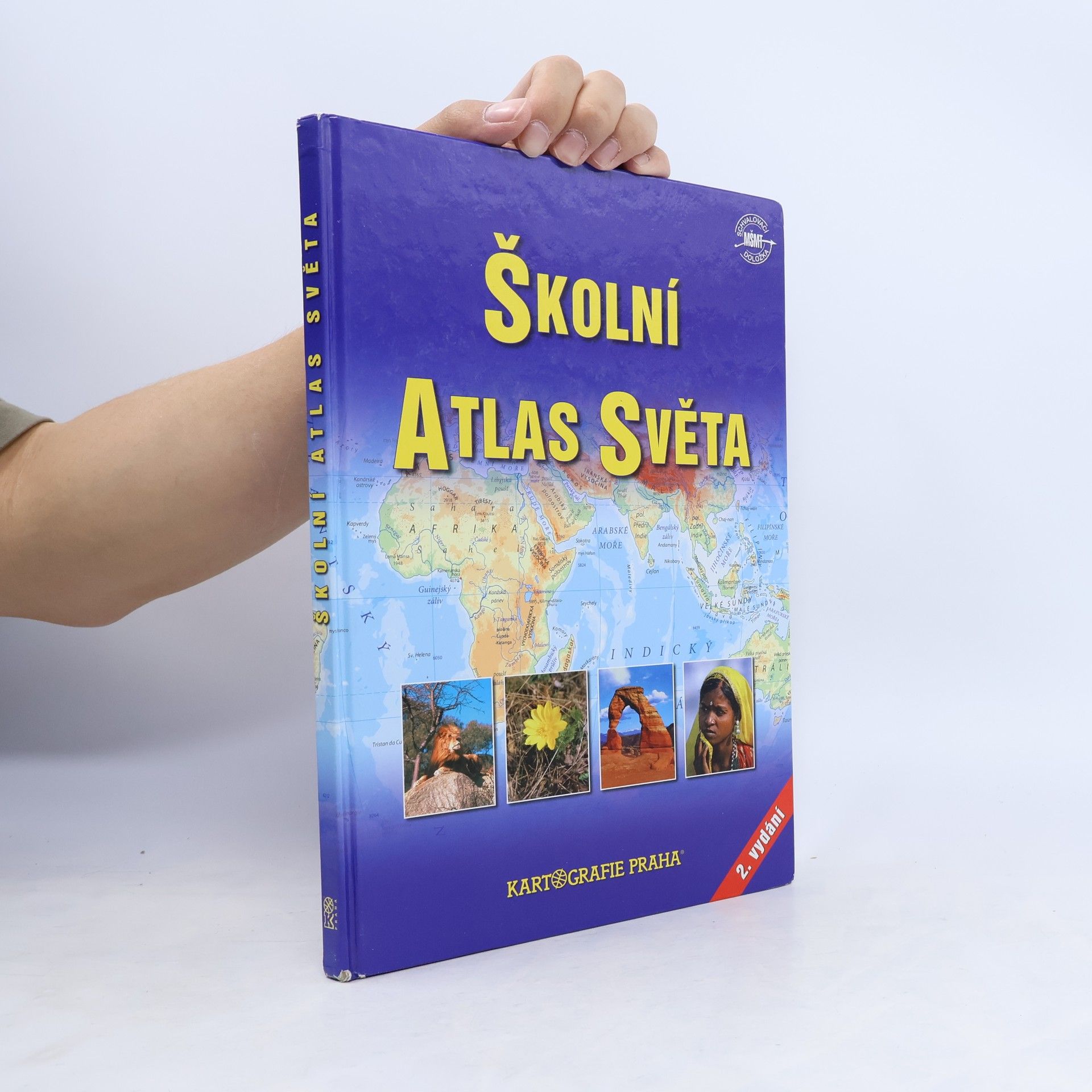 Kolektív autorov Školní atlas světa