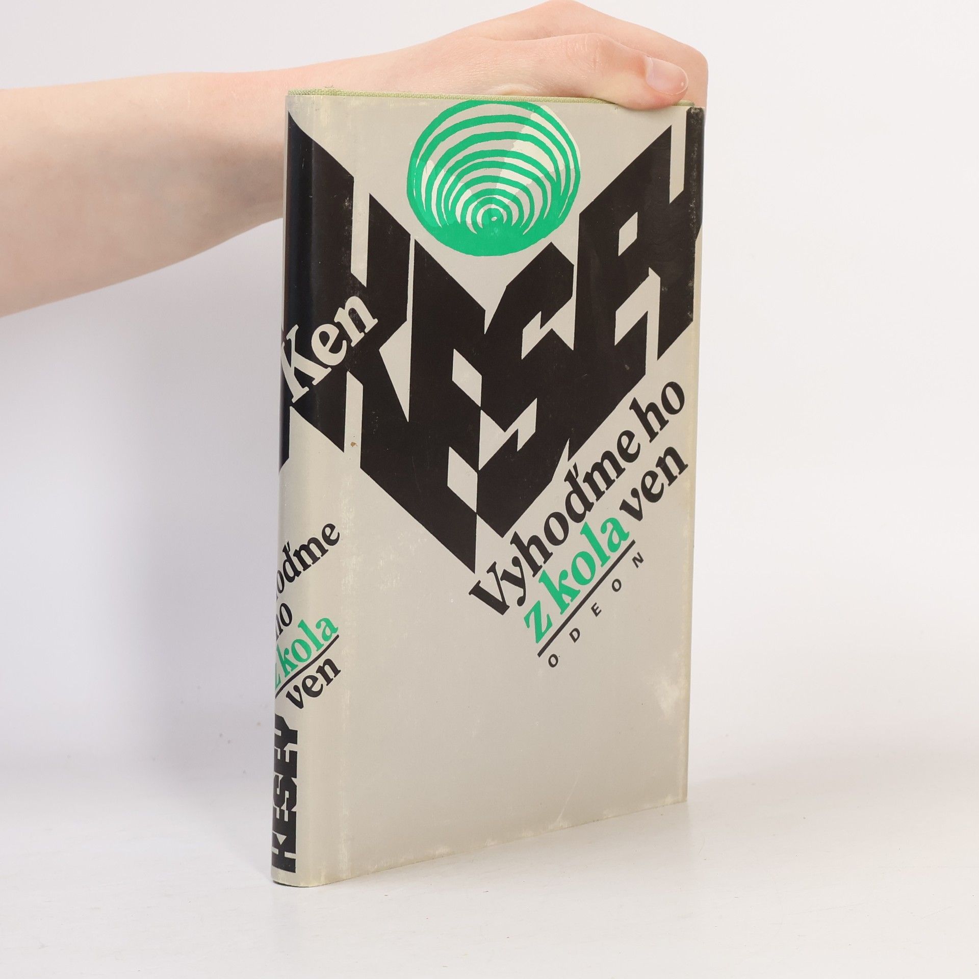 Ken Kesey Vyhoďme ho z kola ven