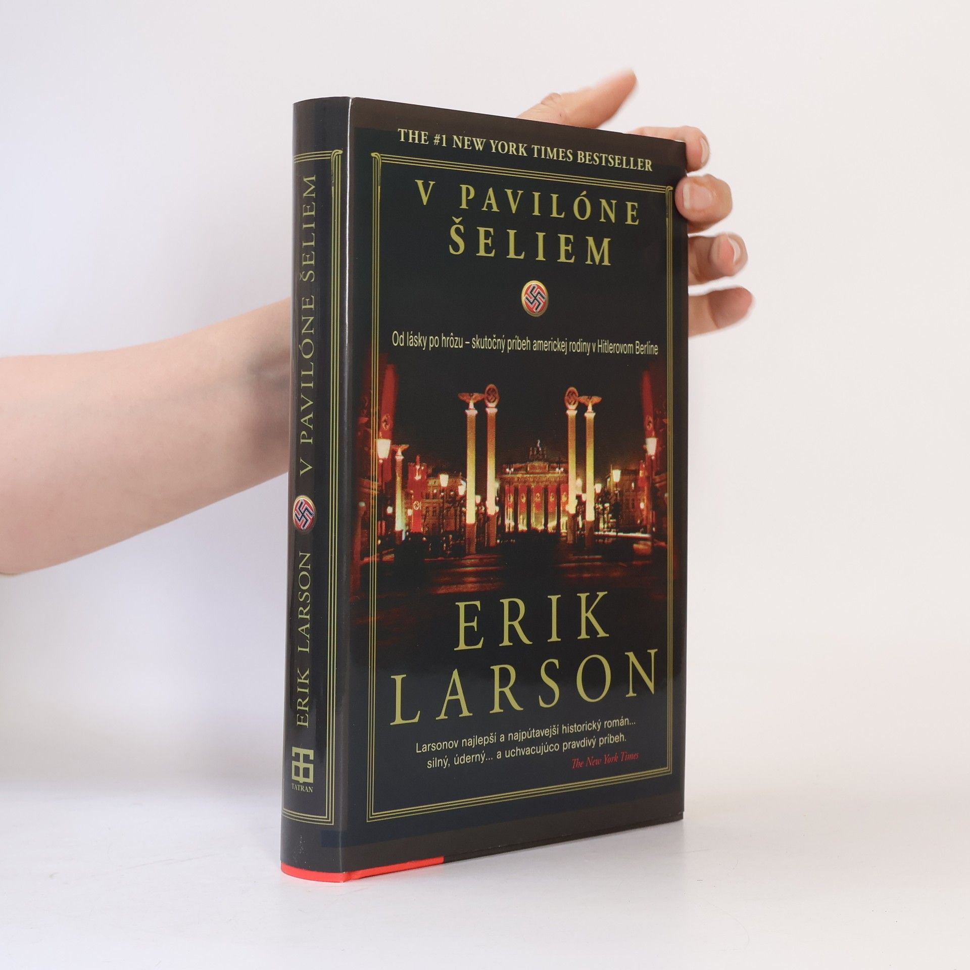 Erik Larson V pavilóne šeliem