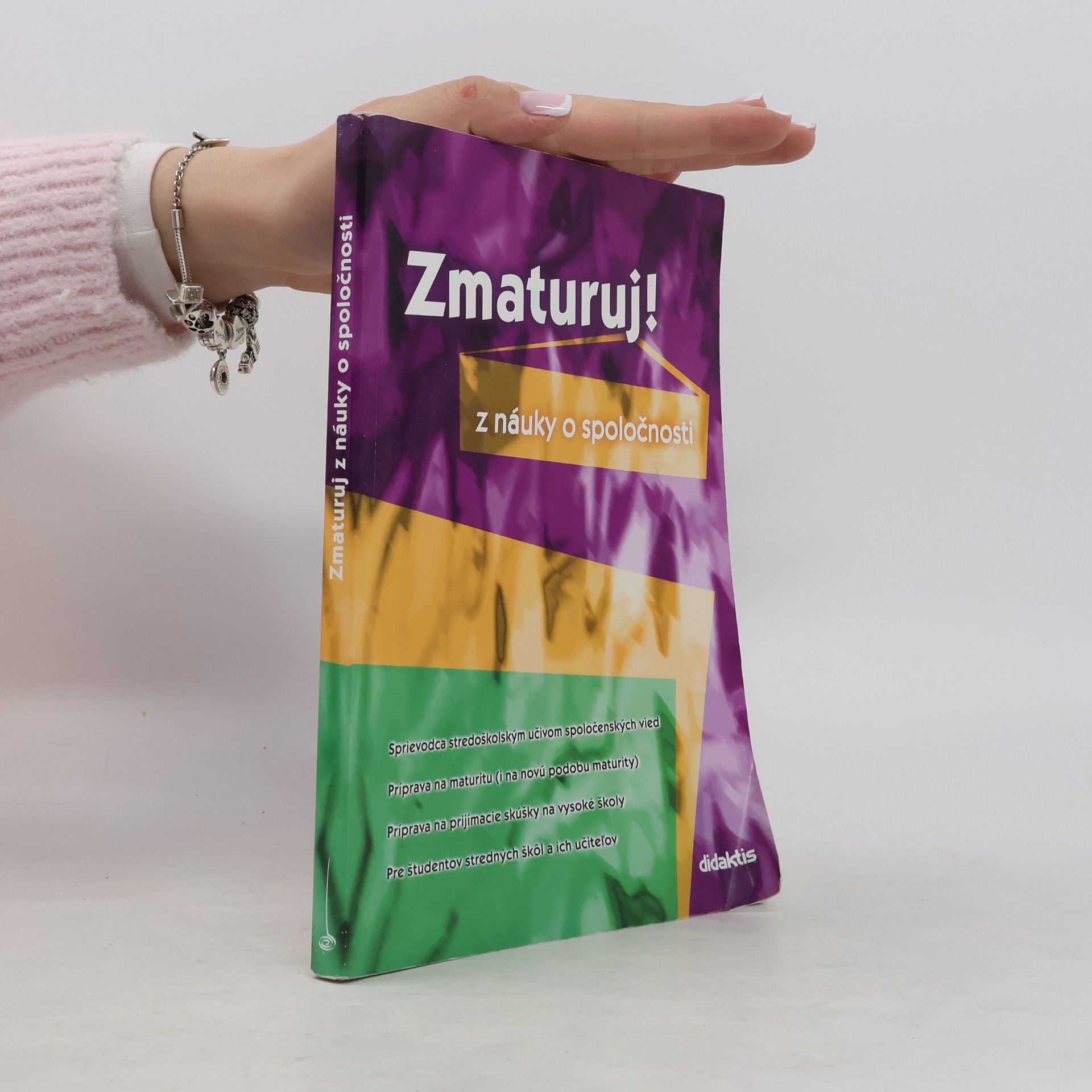 František Emmert Zmaturuj! Z náuky o spoločnosti