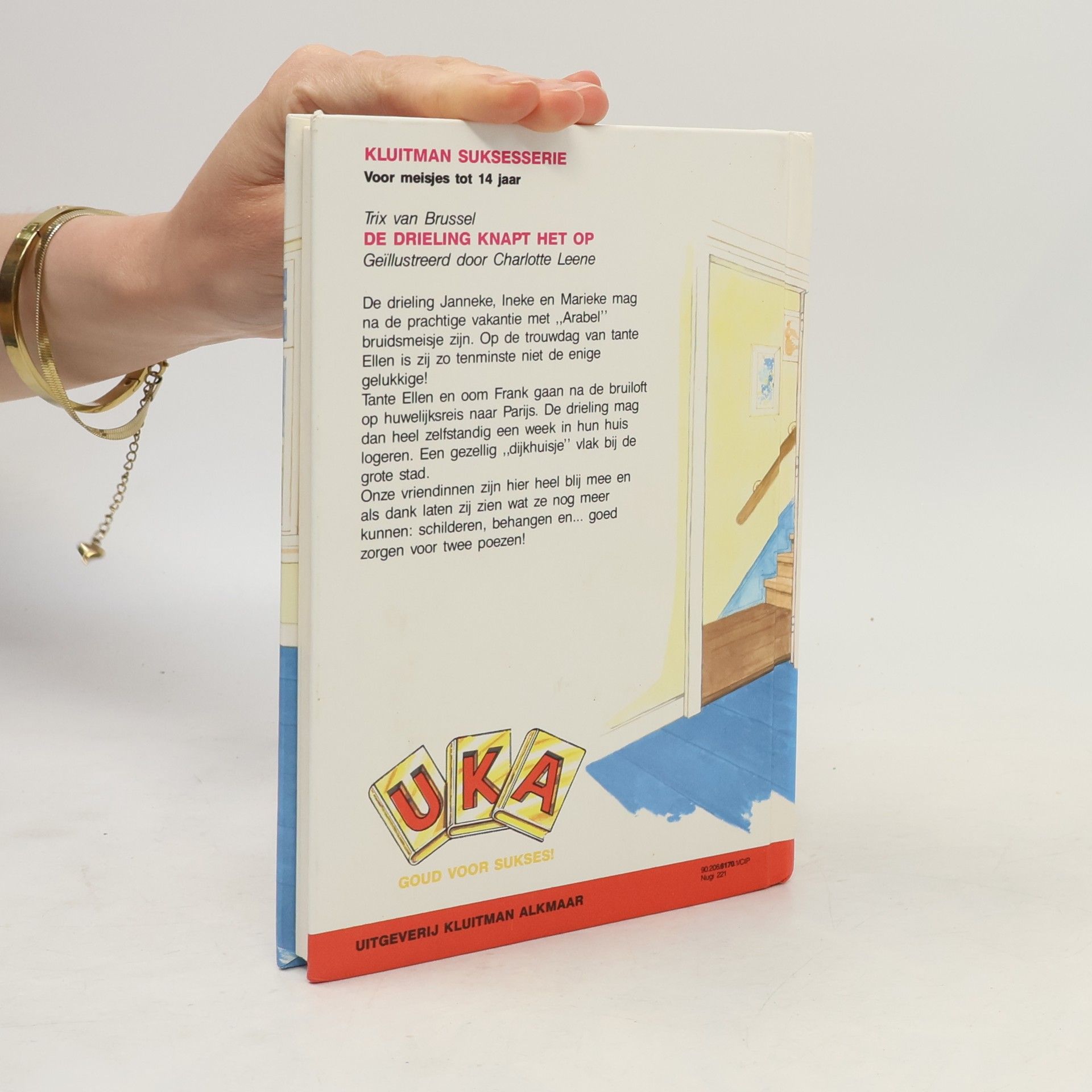 Trix van Brussel De drieling knapt het op