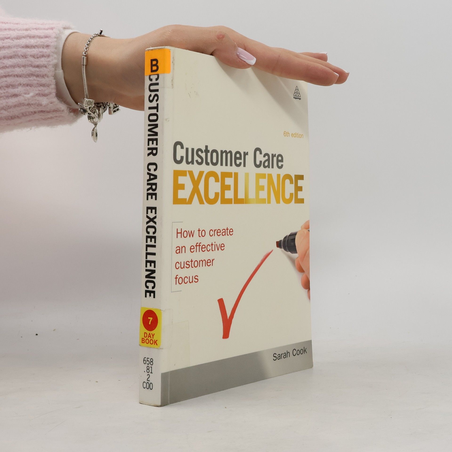 Sarah Cook Customer Care Excellence - 6th Edition
