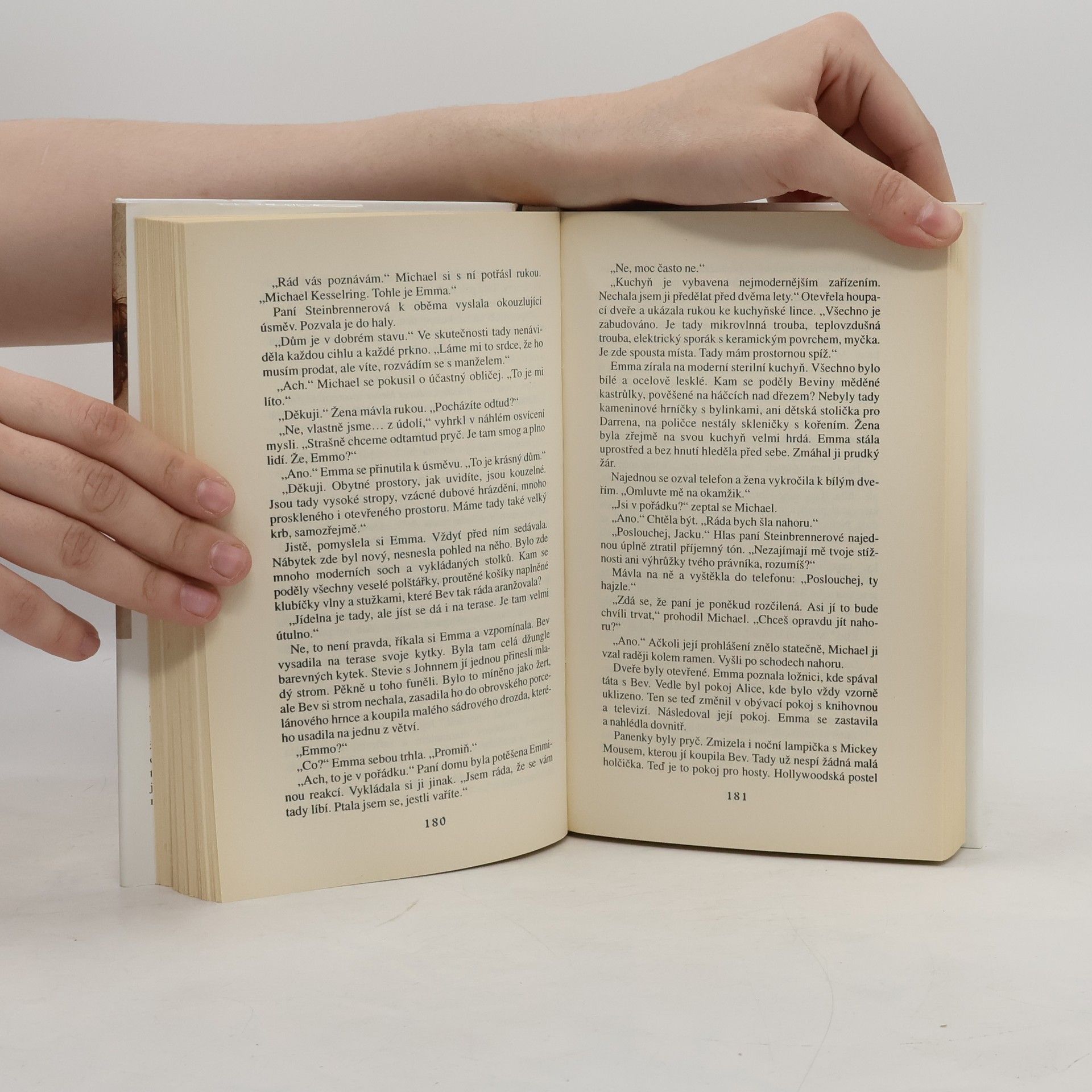 Nora Roberts Veřejná tajemství