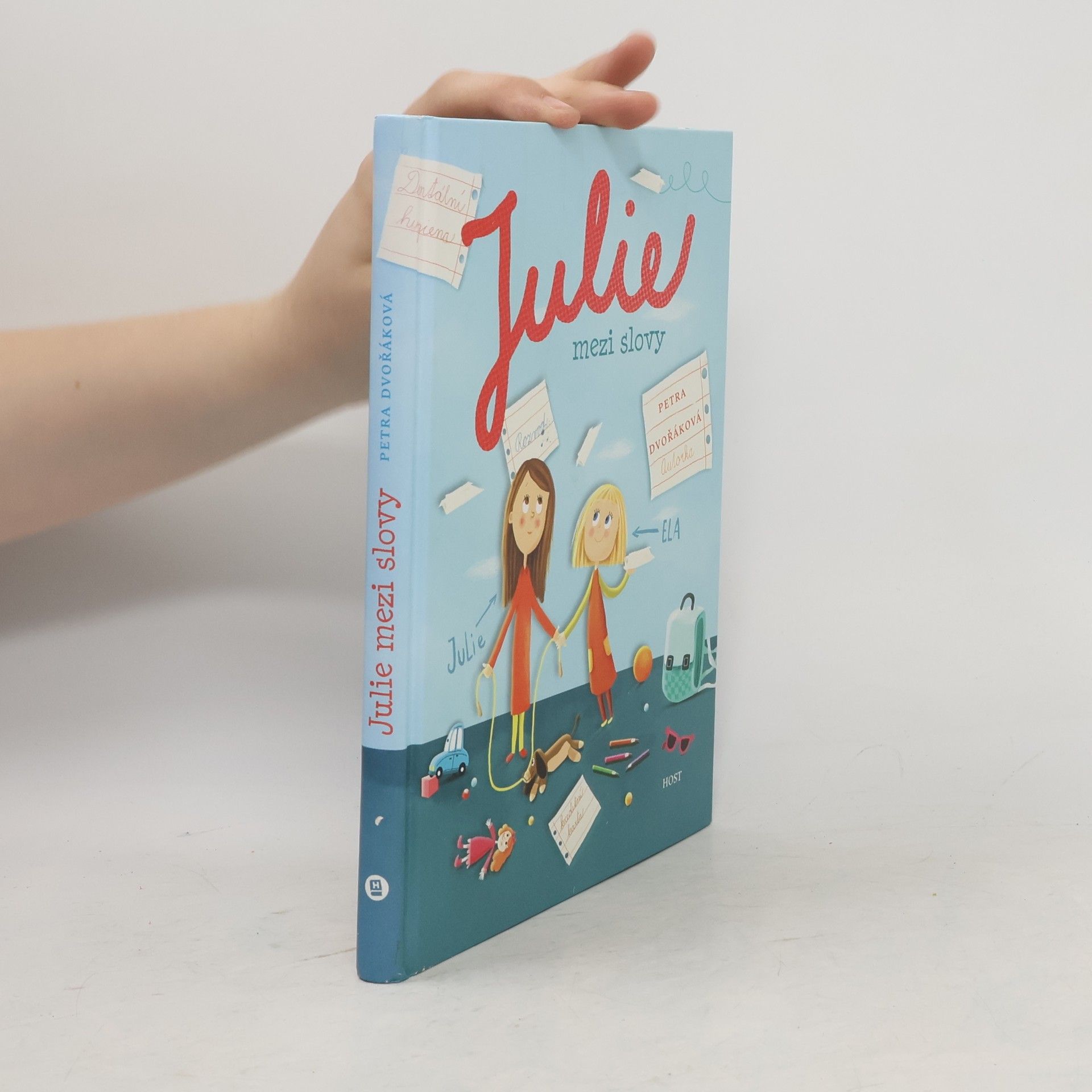 Julie mezi slovy