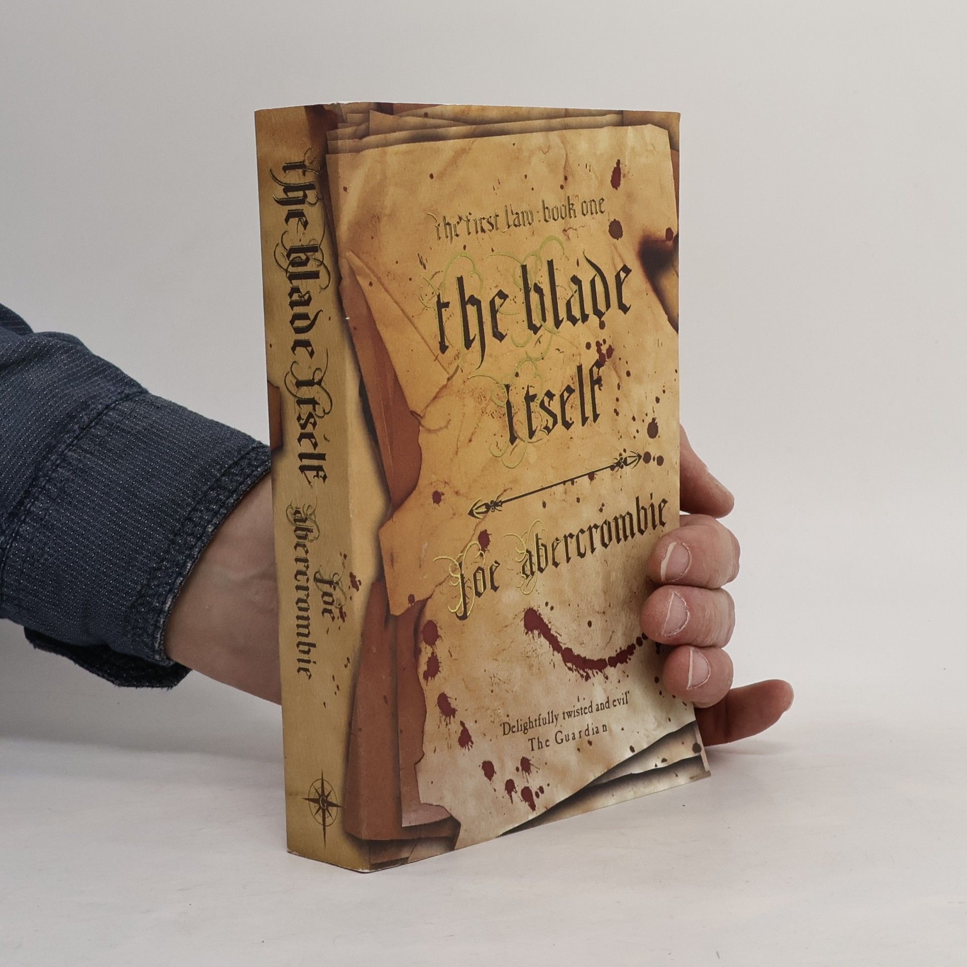 Joe Abercrombie The Blade Itself