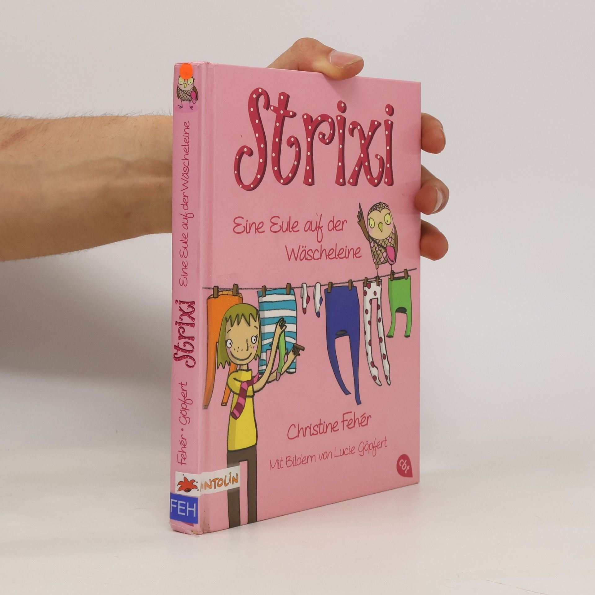 Christine Fehér Strixi: Eine Eule auf der Wäscheleine
