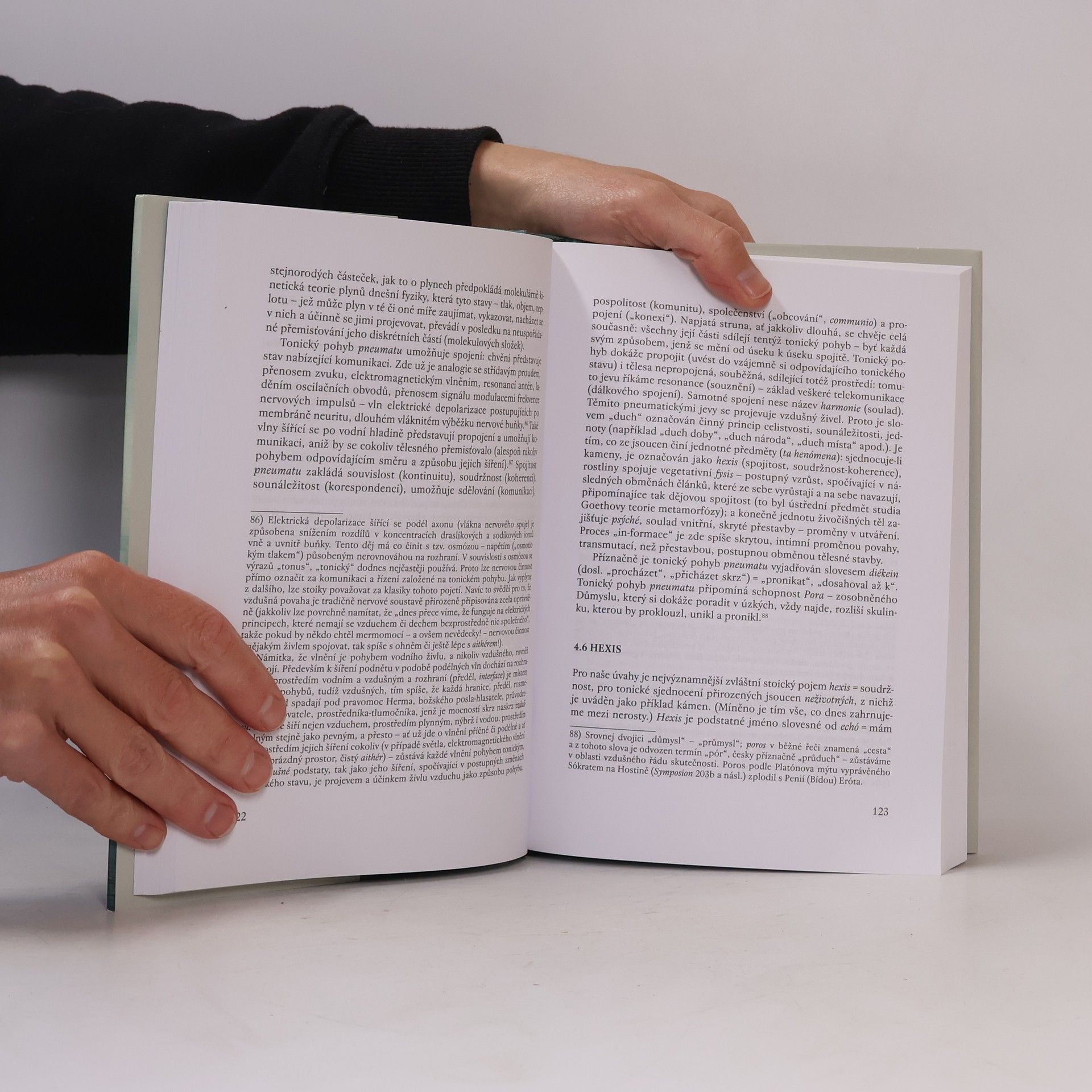 Zdeněk Neubauer Skrytá pravda Země : živly jako archetypy ekologického myšlení