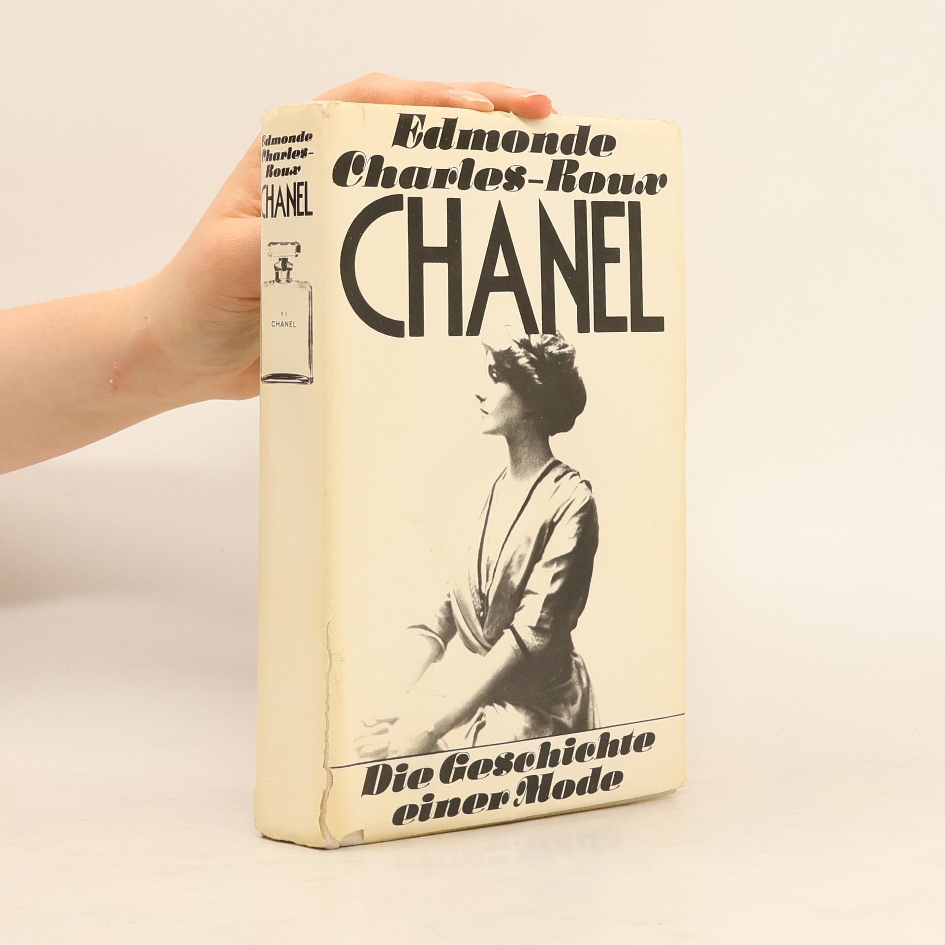 Edmonde Charles-Roux Chanel. Die Geschichte einer Mode