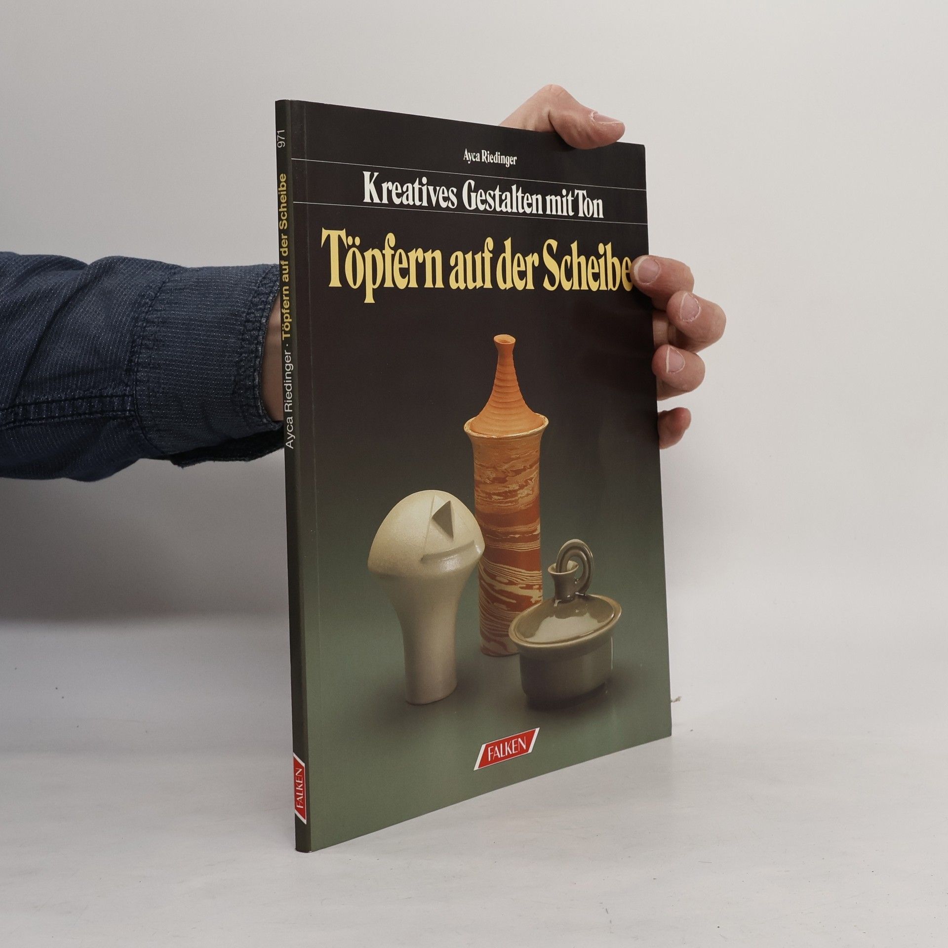Ayca Riedinger Töpfern auf der Scheibe