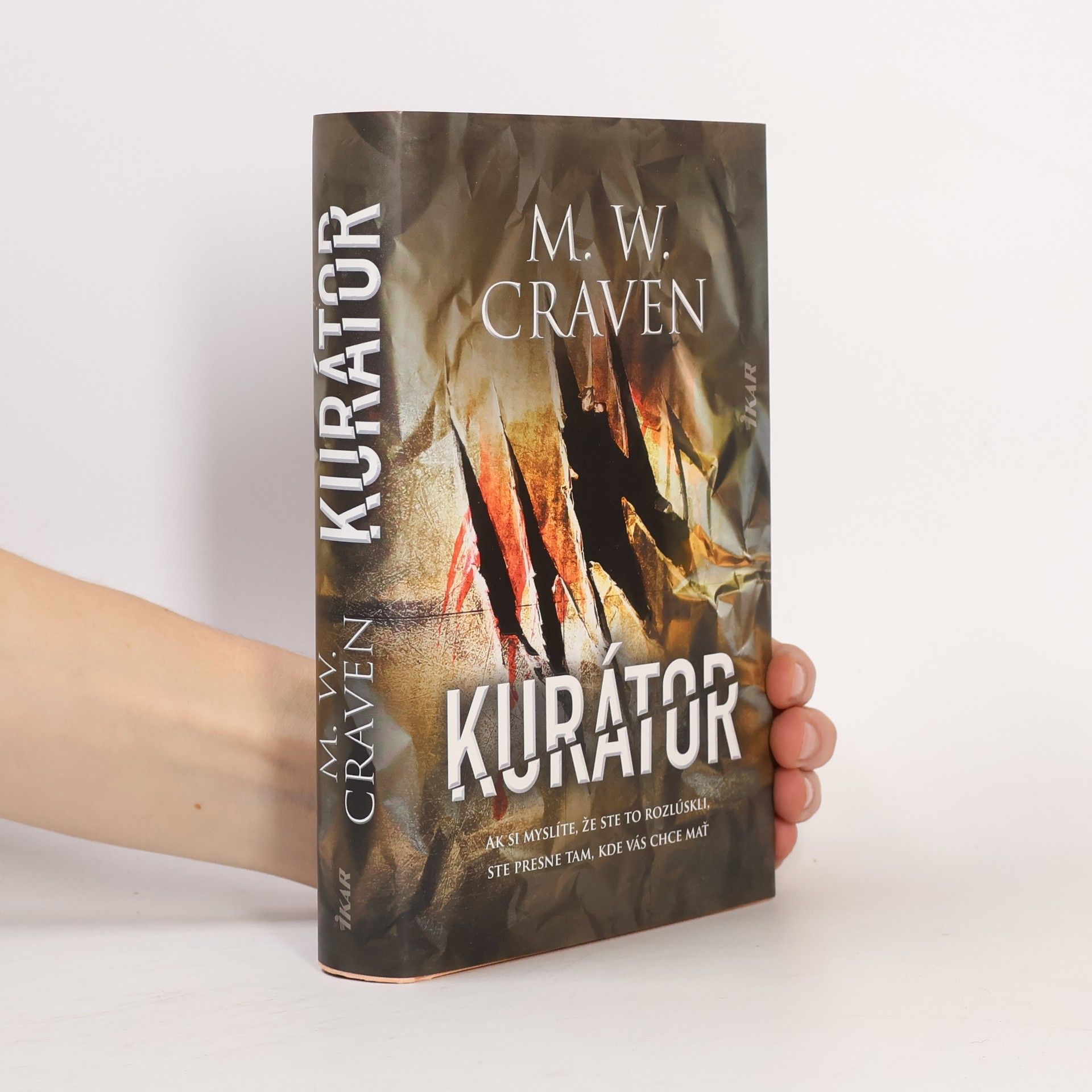 M.W. Craven Kurátor