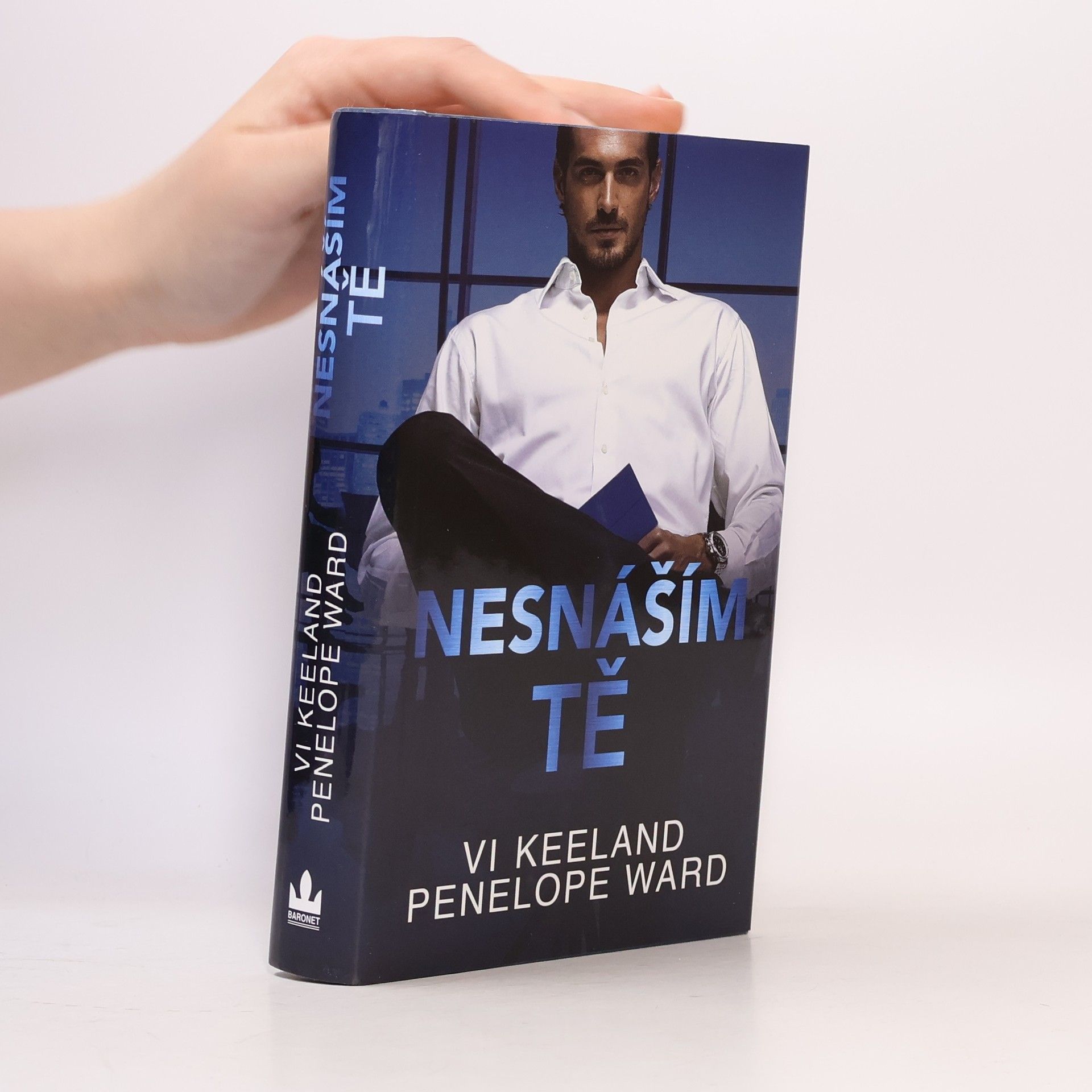 Vi Keeland Nesnáším tě