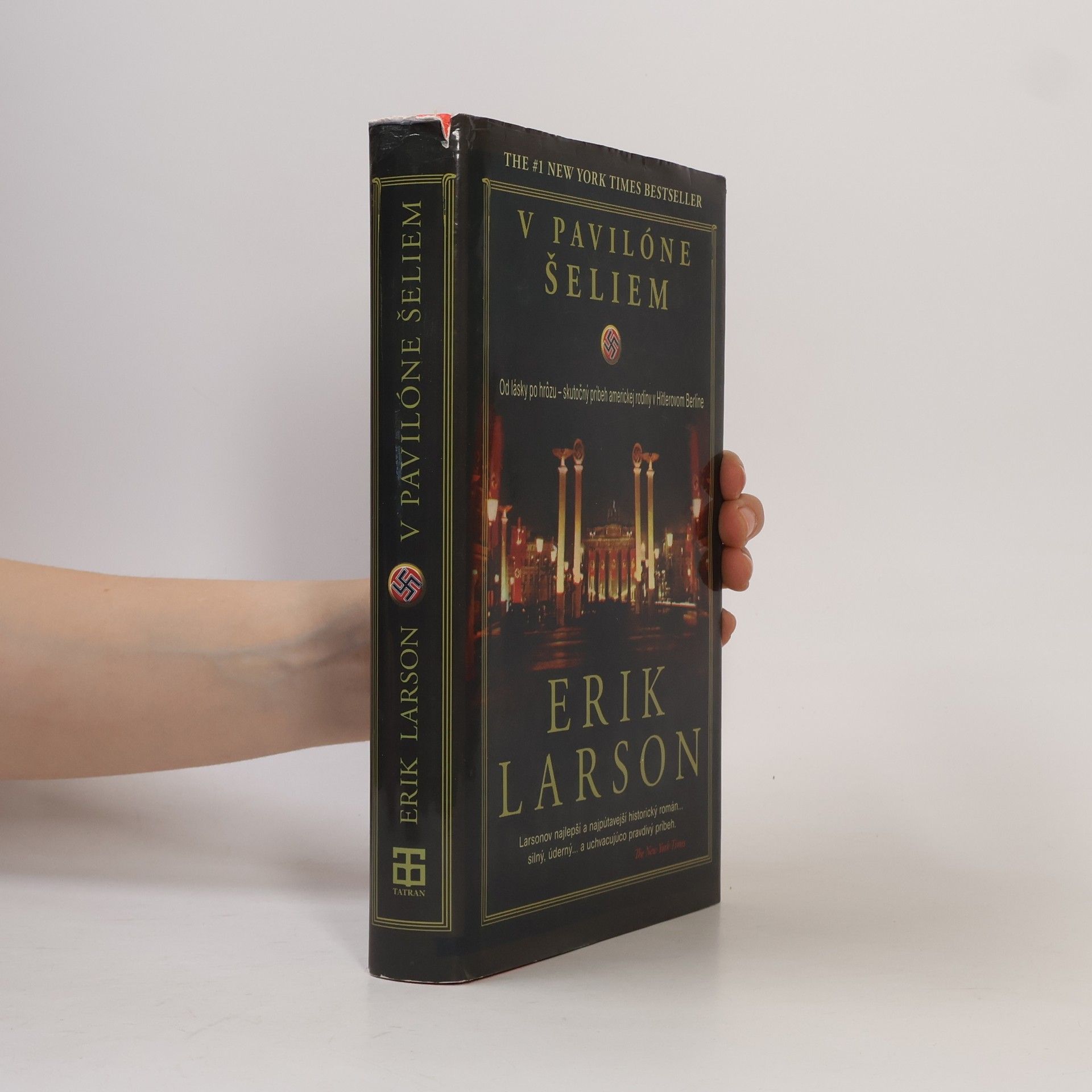 Erik Larson V pavilóne šeliem