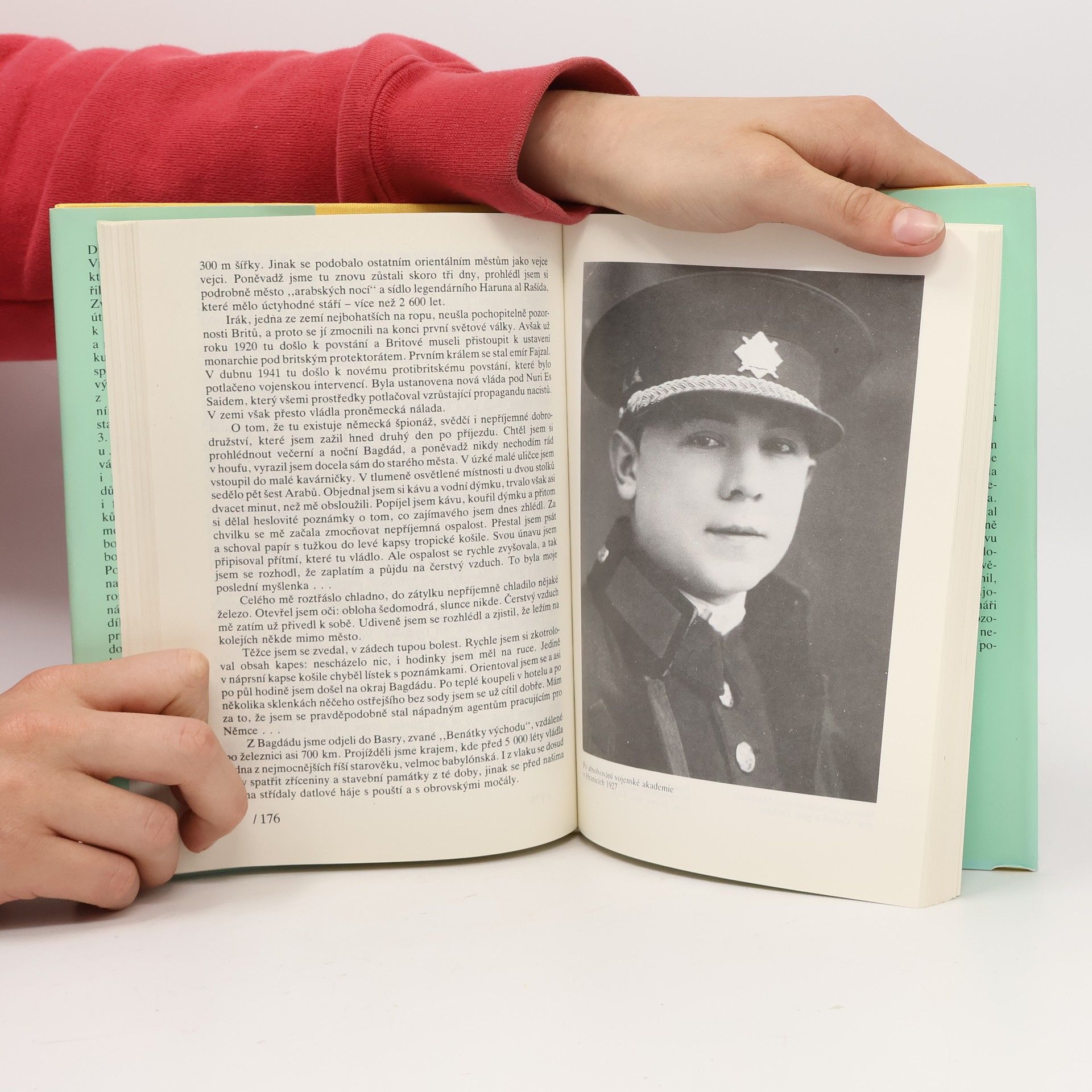 Vilém Sacher Pod rozstříleným praporem
