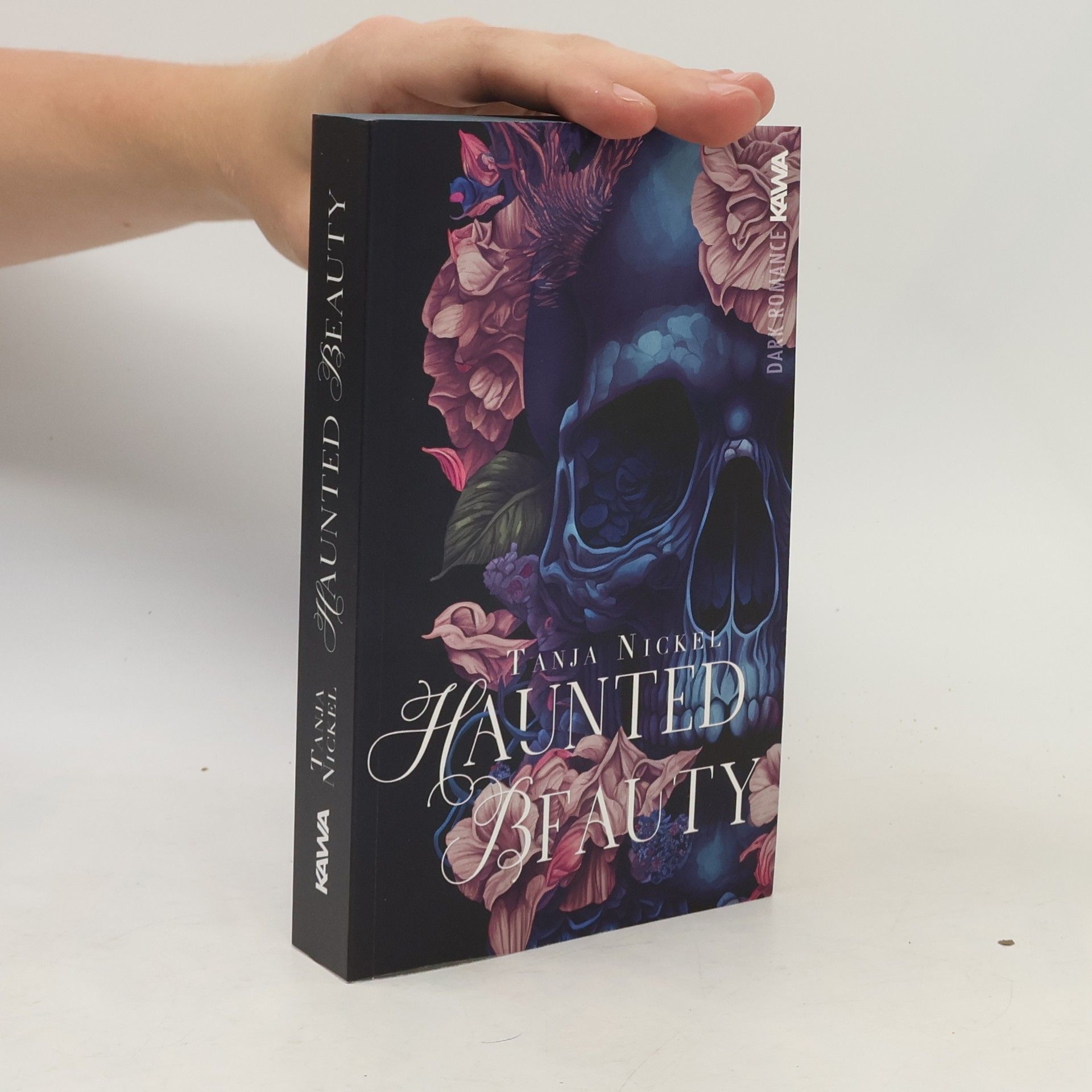 Tanja Nickel Haunted Beauty. Mit wunderschönem Farbschnitt