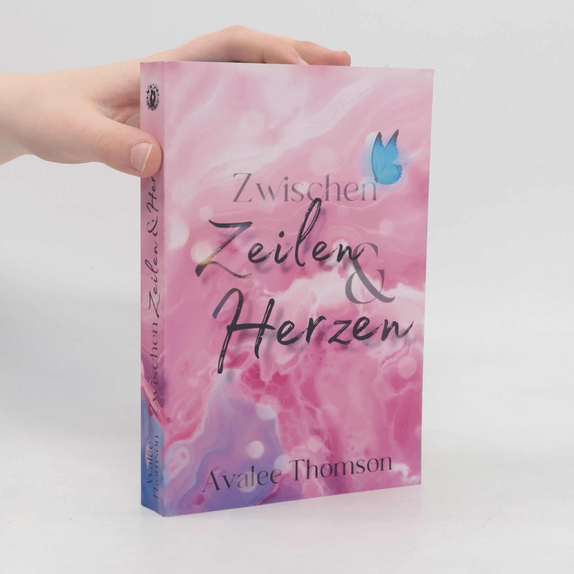 Avalee Thomson Zwischen-Reihe - 1: Zwischen Zeilen und Herzen
