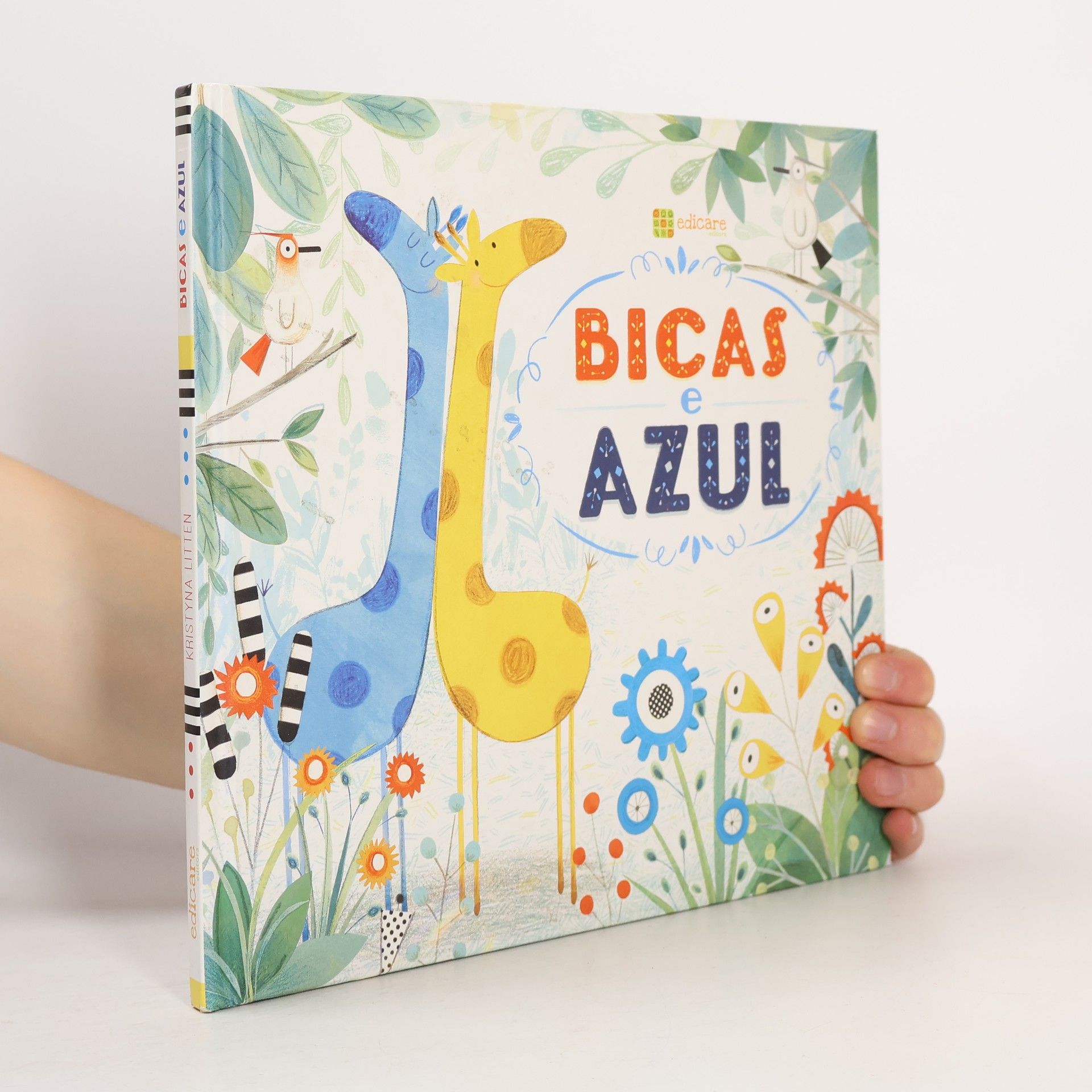 Kristyna Litten Bicas e Azul