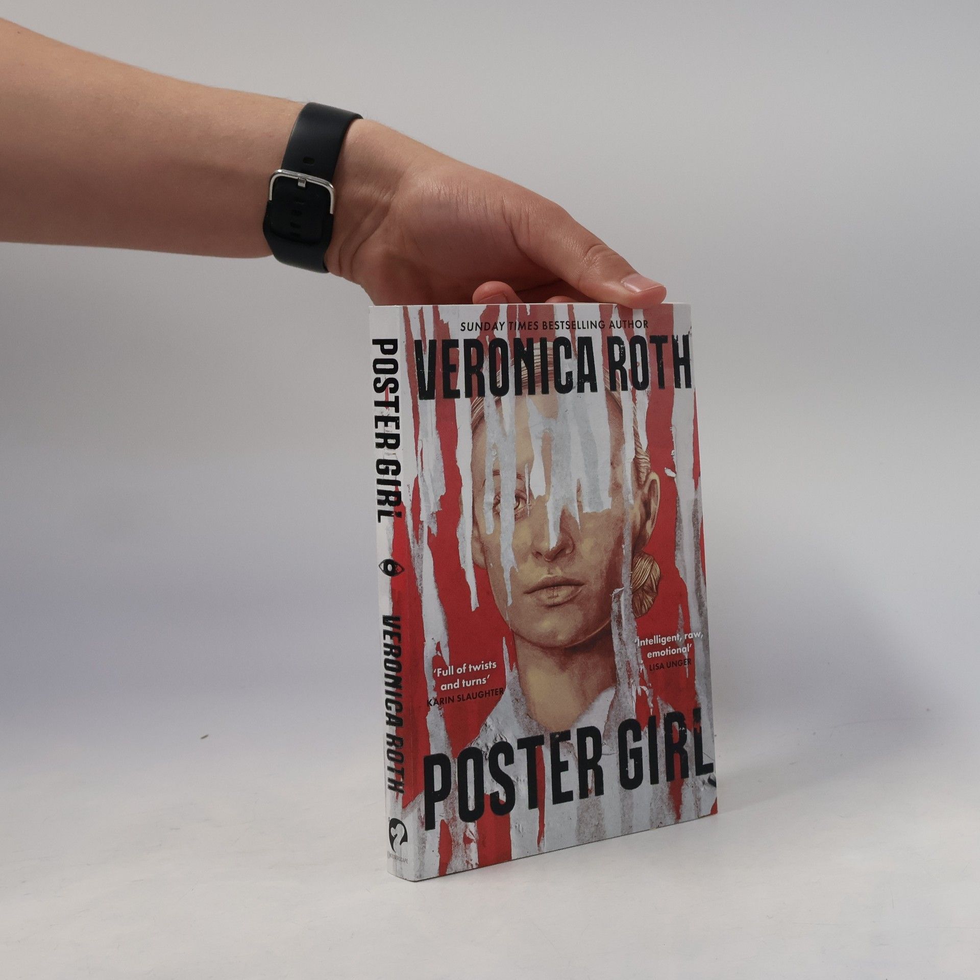 Veronica Rothová Poster Girl
