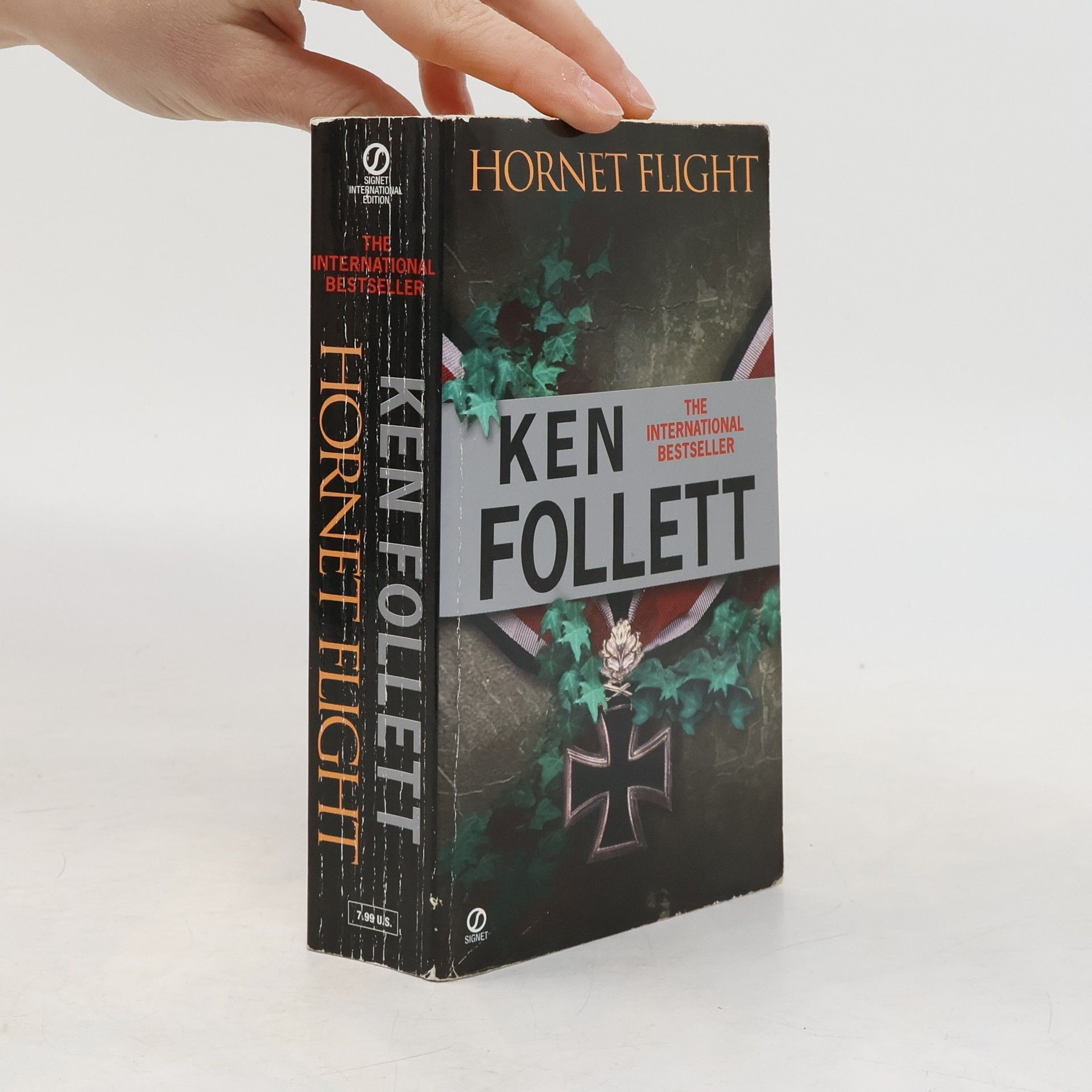 Ken Follett Hornet Flight