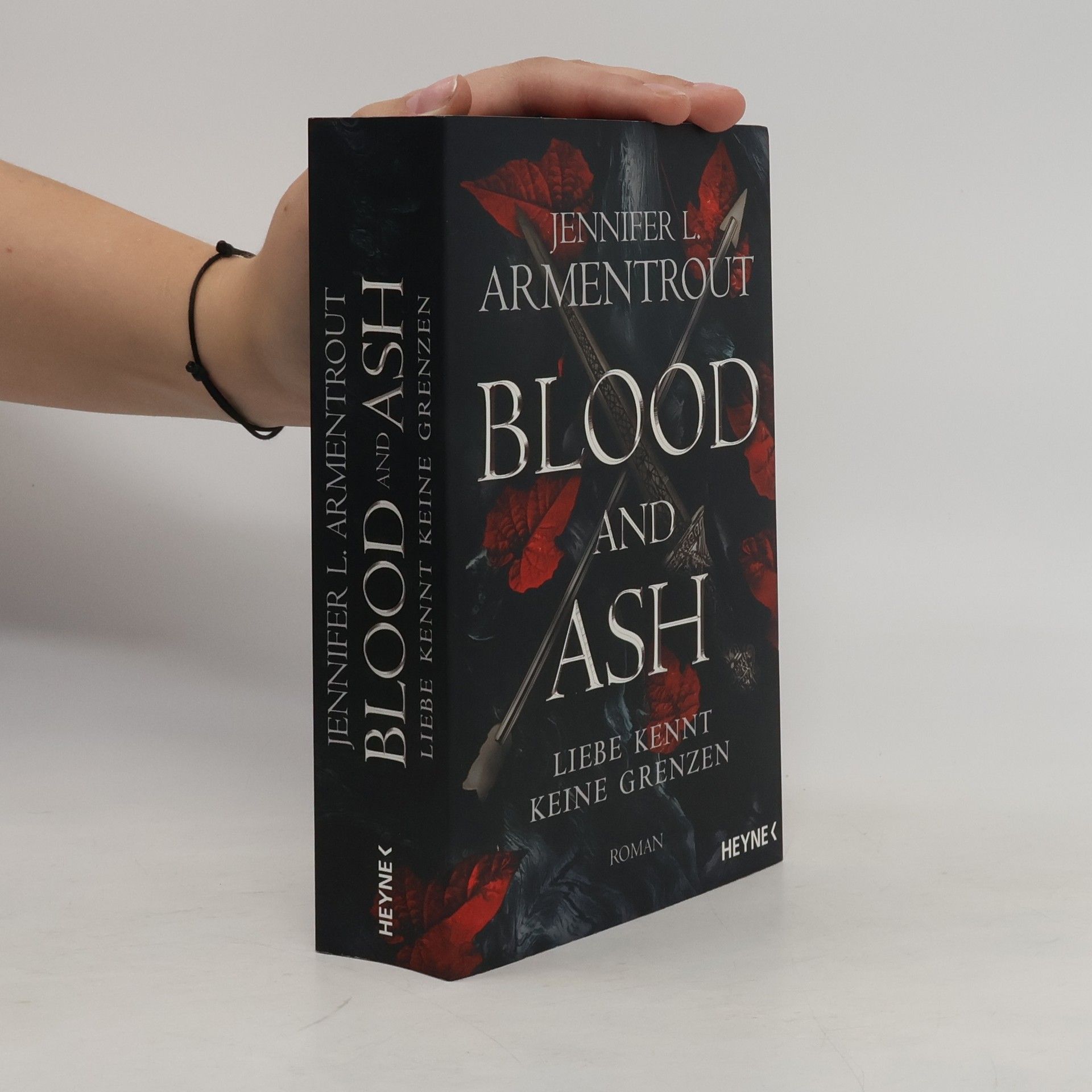 Jennifer L. Armentrout Blood and Ash