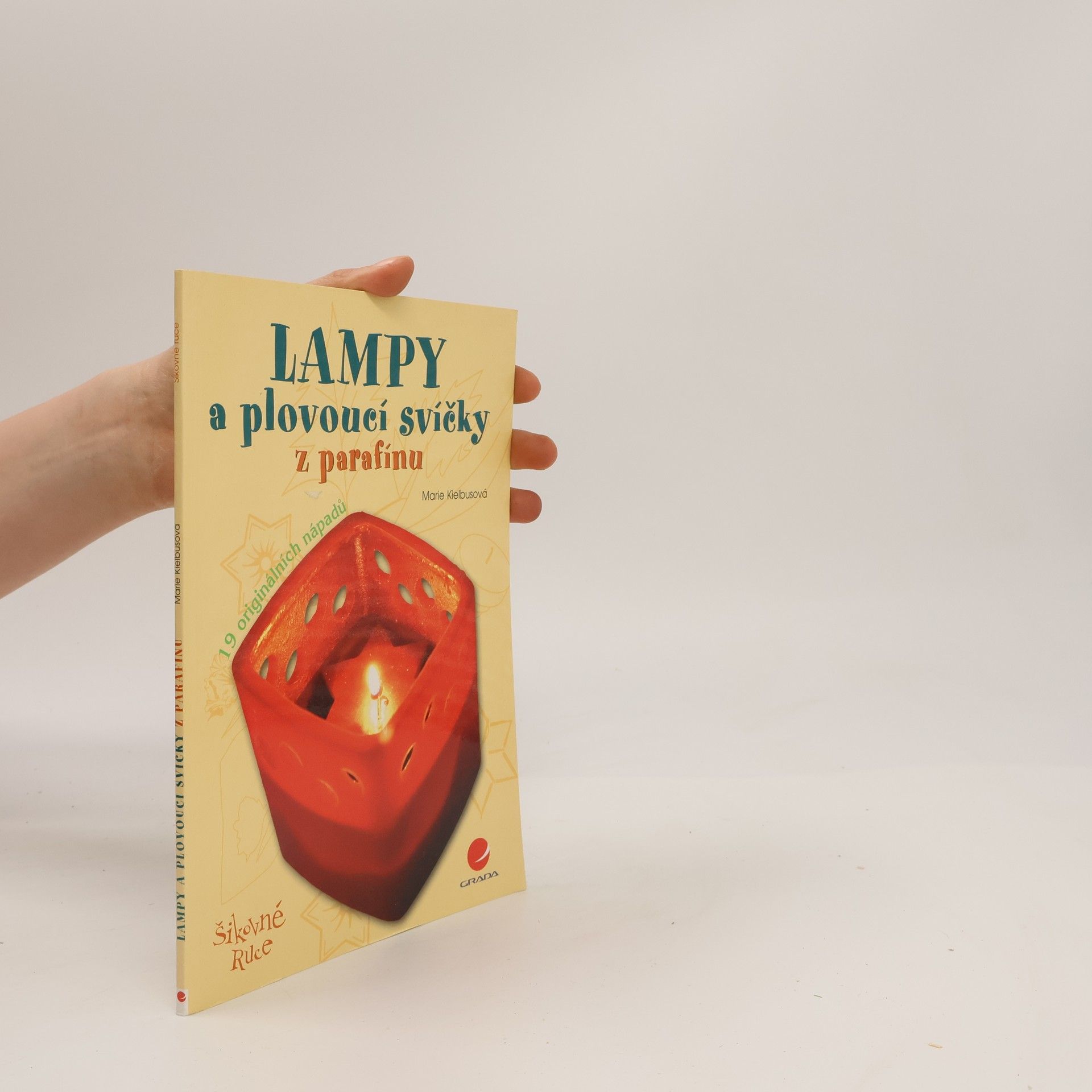 Marie Kielbusová Lampy a plovoucí svíčky z parafínu