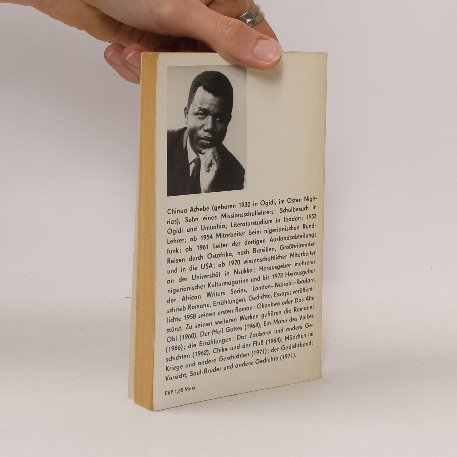 Chinua Achebe Okonkwo oder das Alte stürzt