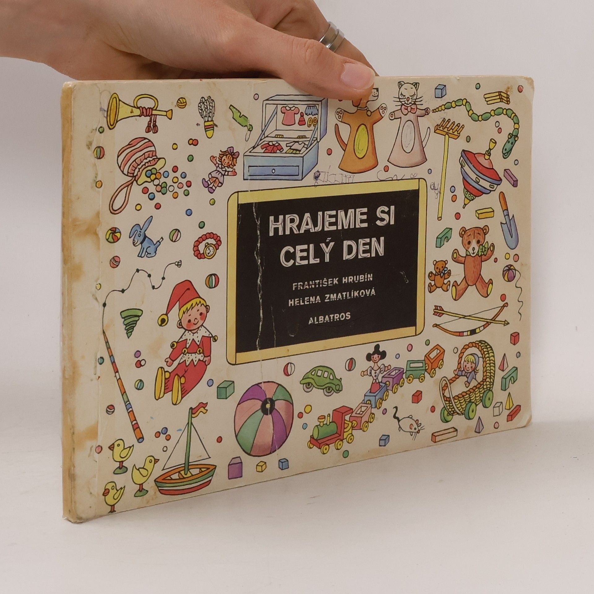 Hrajeme si celý den