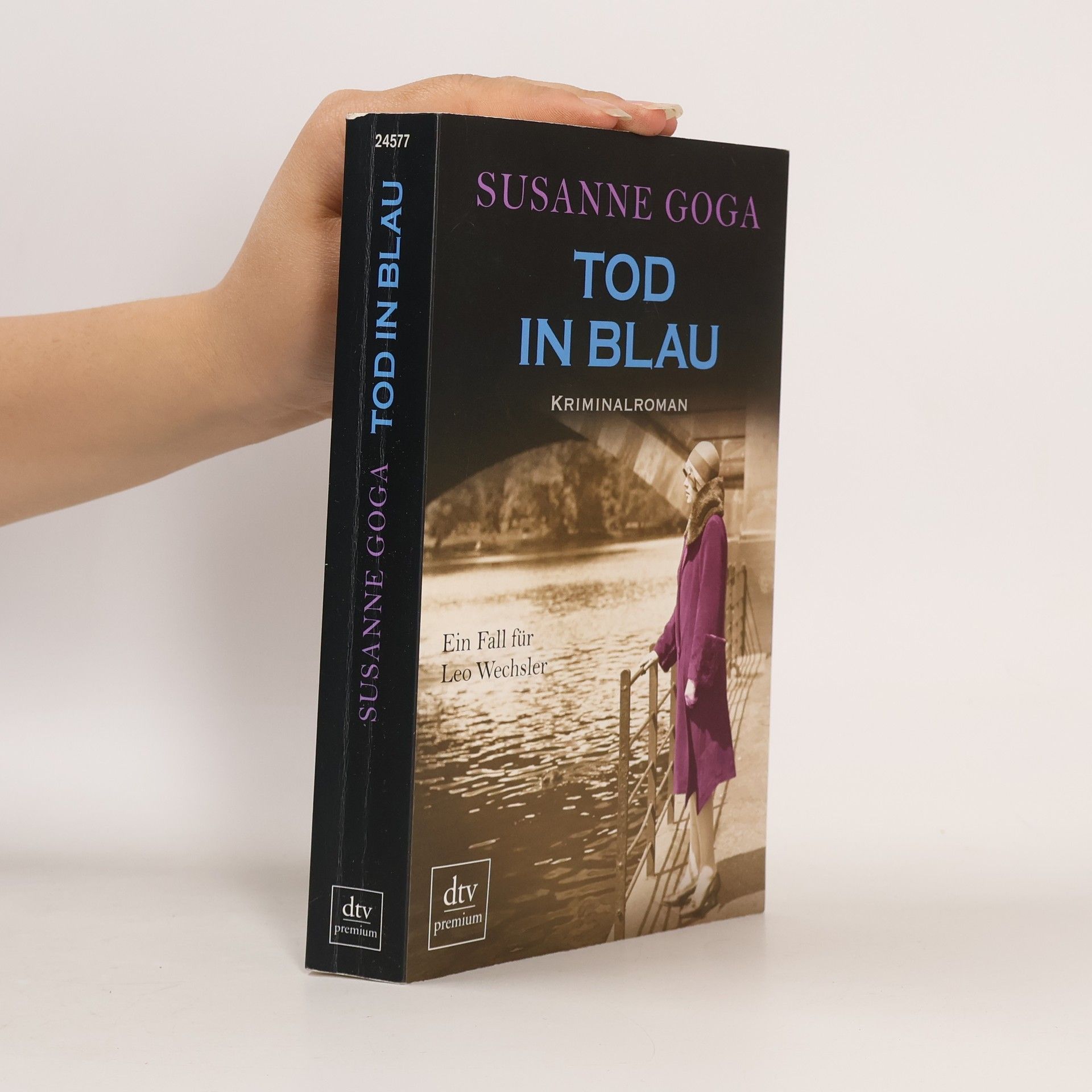 Susanne Goga Tod in Blau