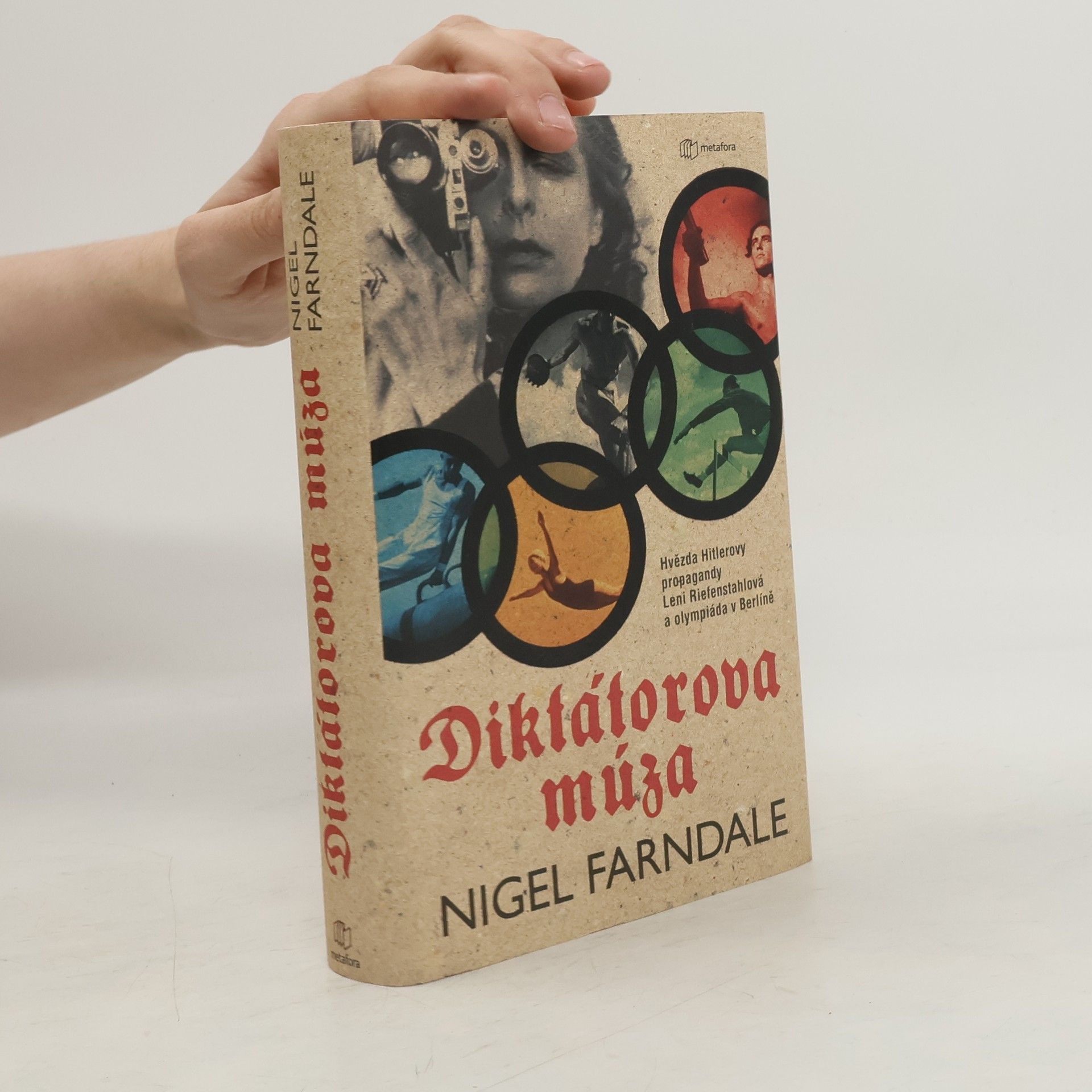 Nigel Farndale Diktátorova múza