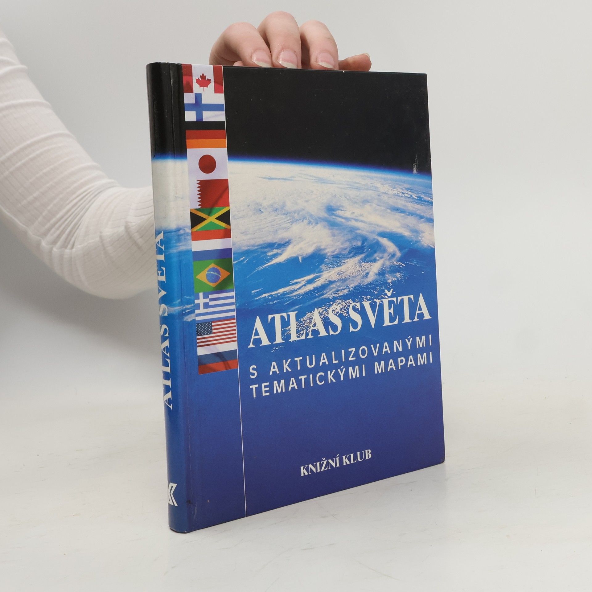 Atlas světa s aktualizovanými tematickými mapami