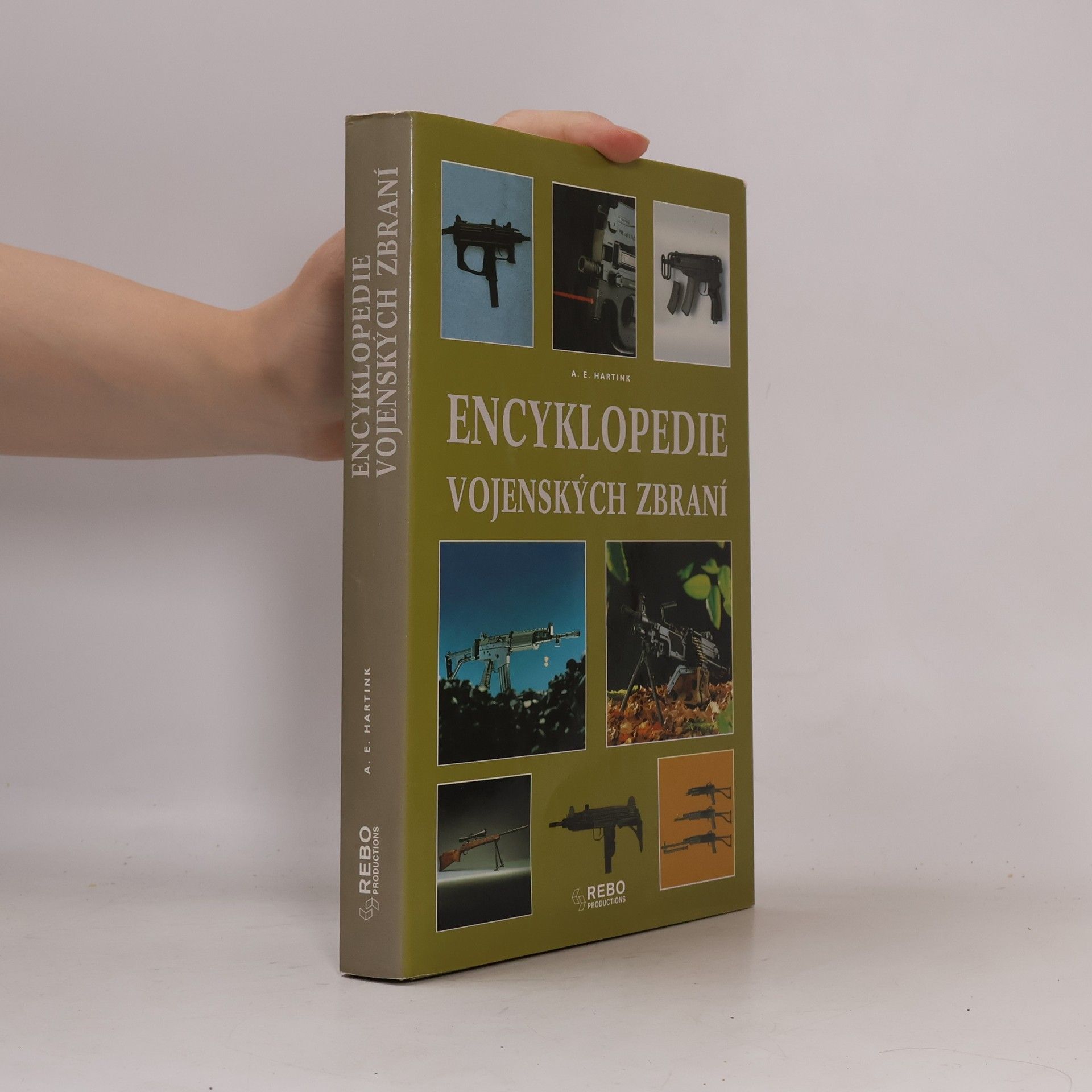 A. E. Hartink Encyklopedie vojenských zbraní