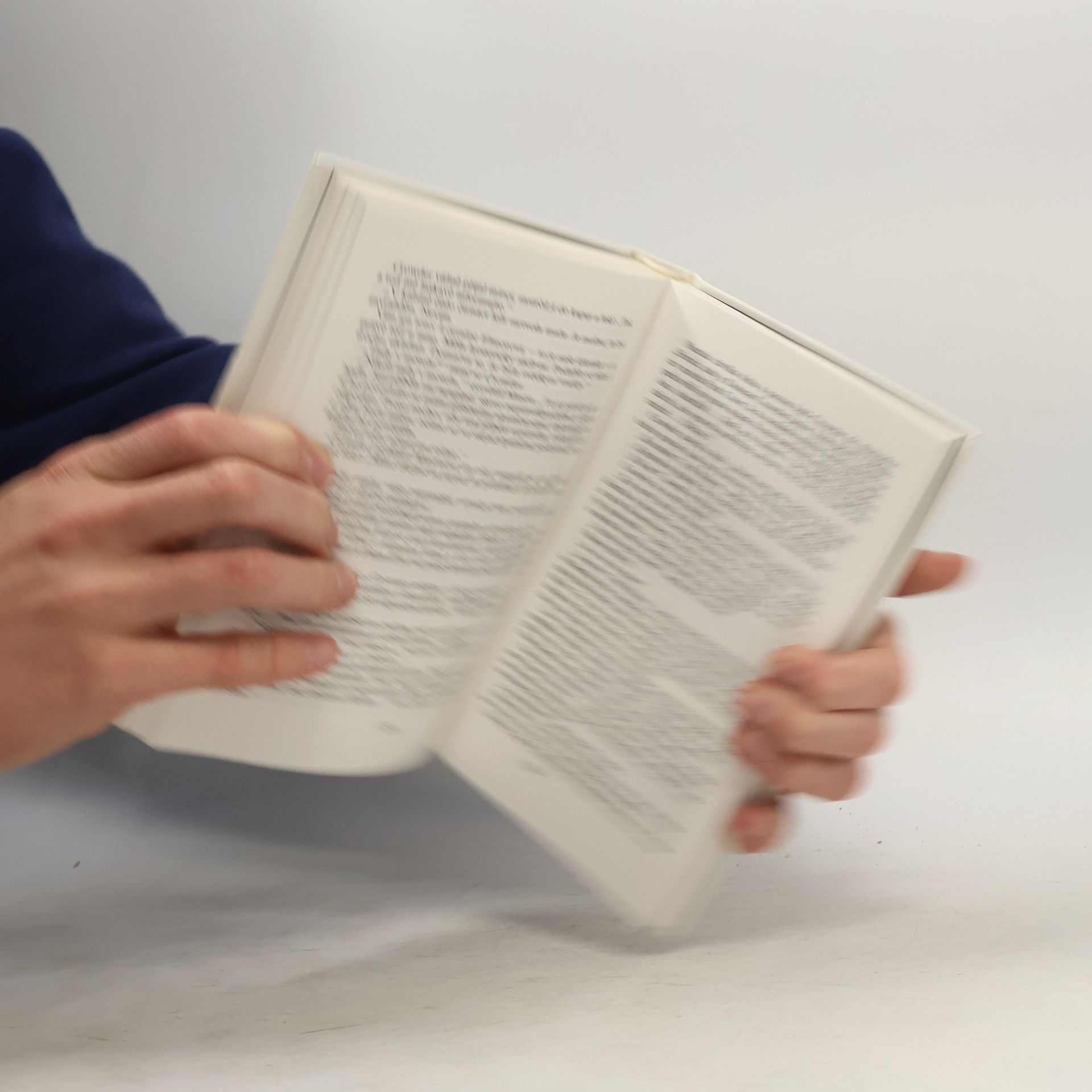 Erle Stanley Gardner Případ sametových drápků a Zamilované tety