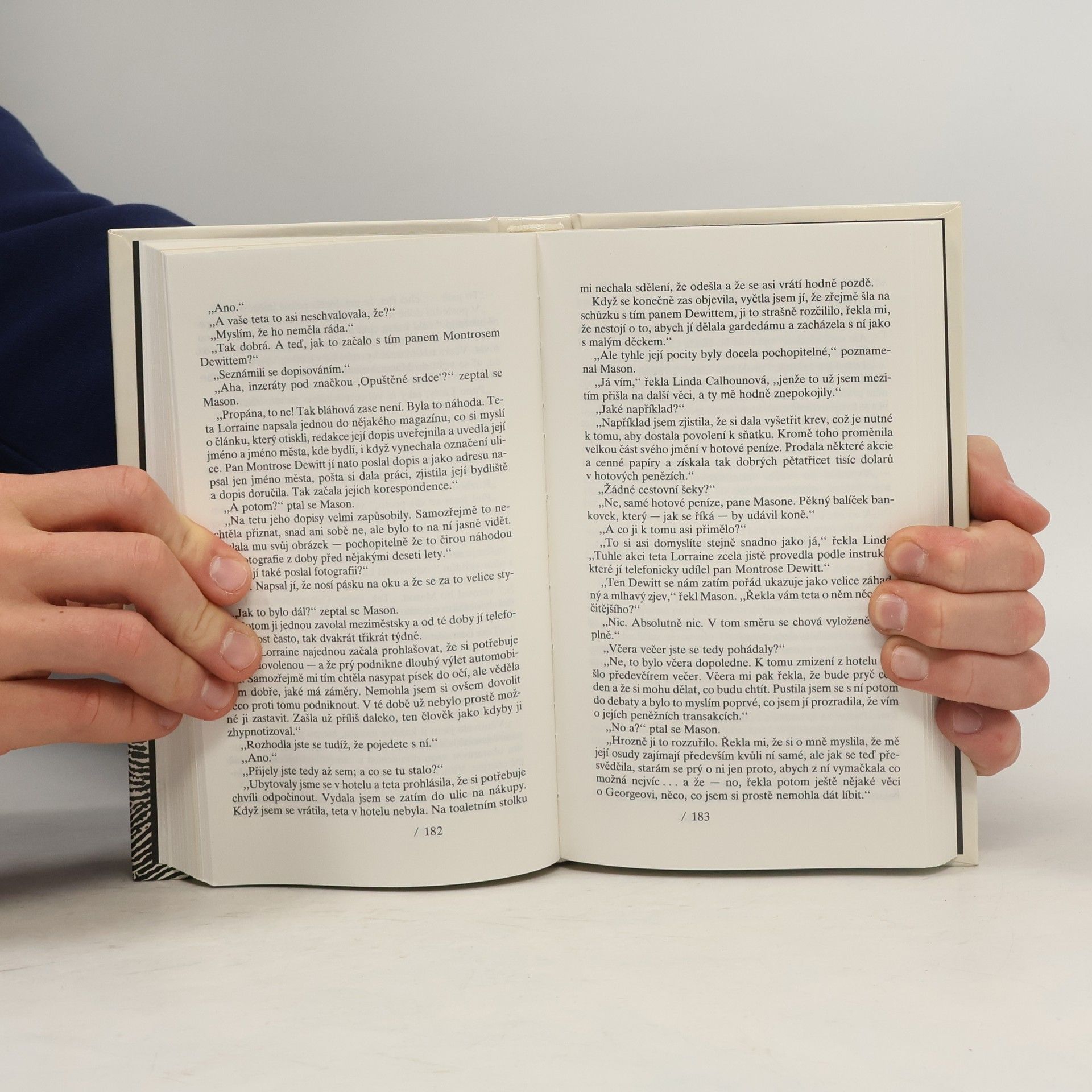Erle Stanley Gardner Případ sametových drápků a Zamilované tety