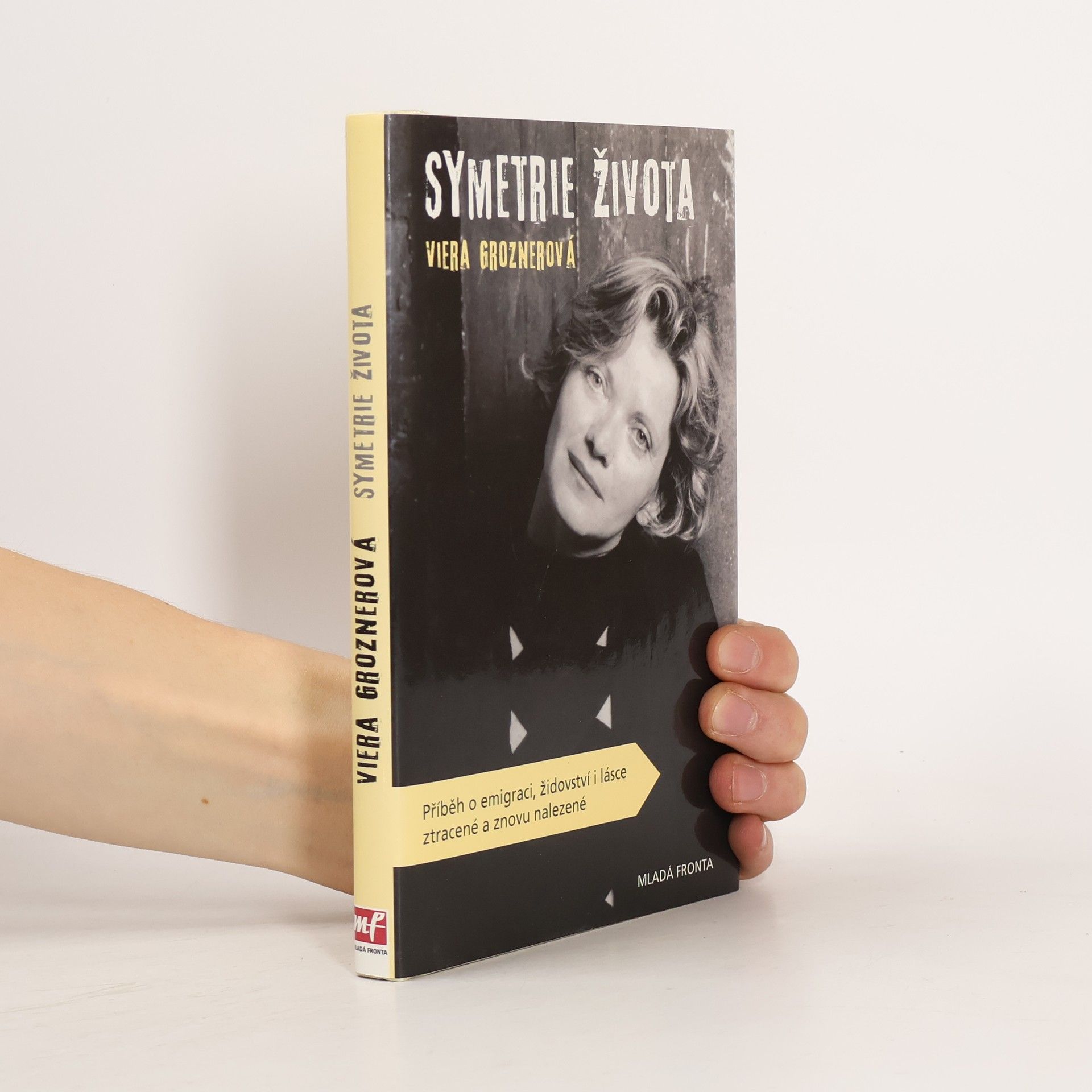 Viera Groznerová Symetrie života