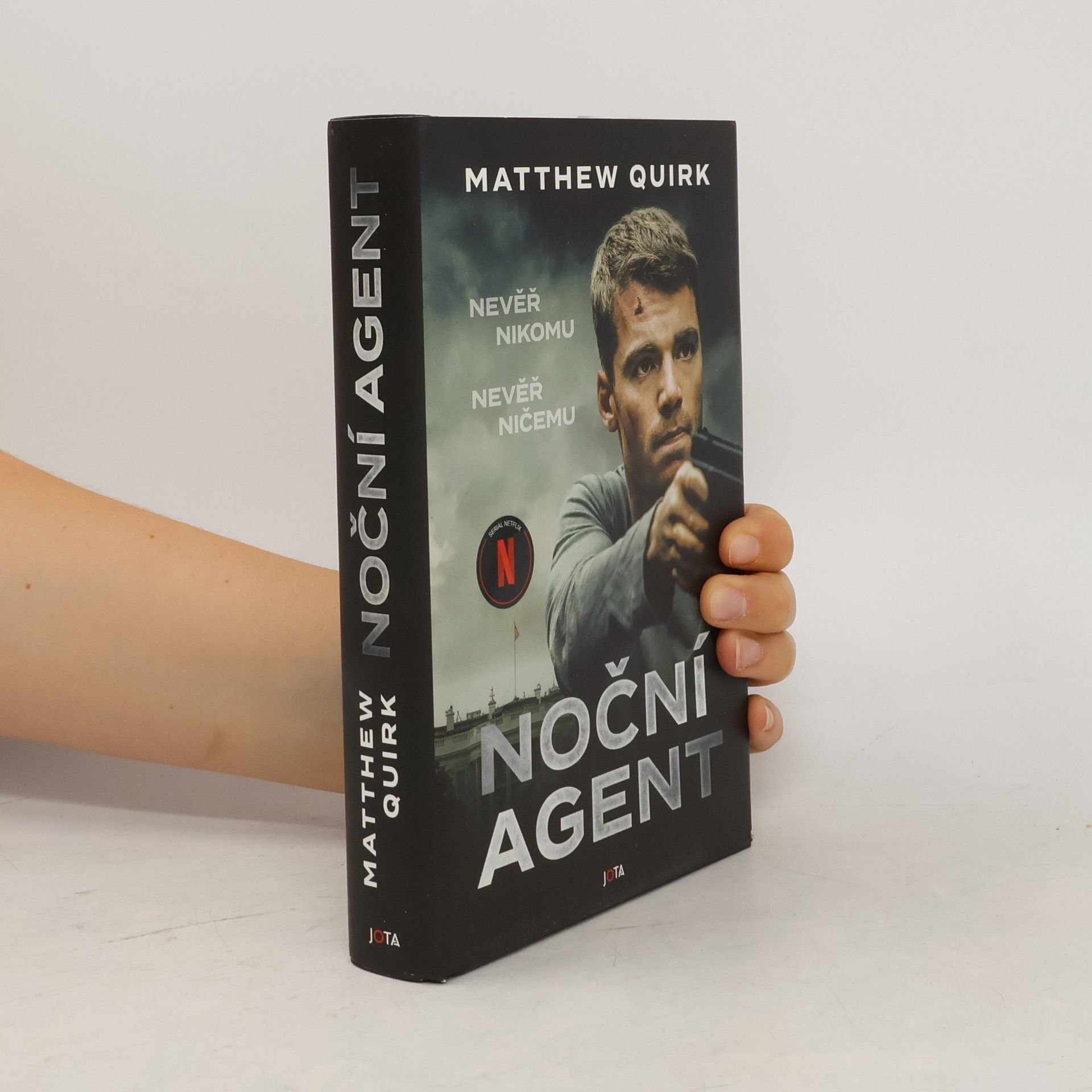 Matthew Quirk Noční agent