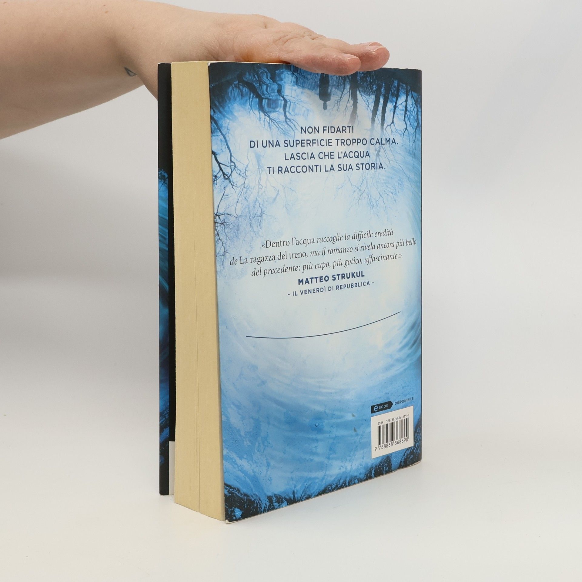 Paula Hawkins Dentro l’acqua