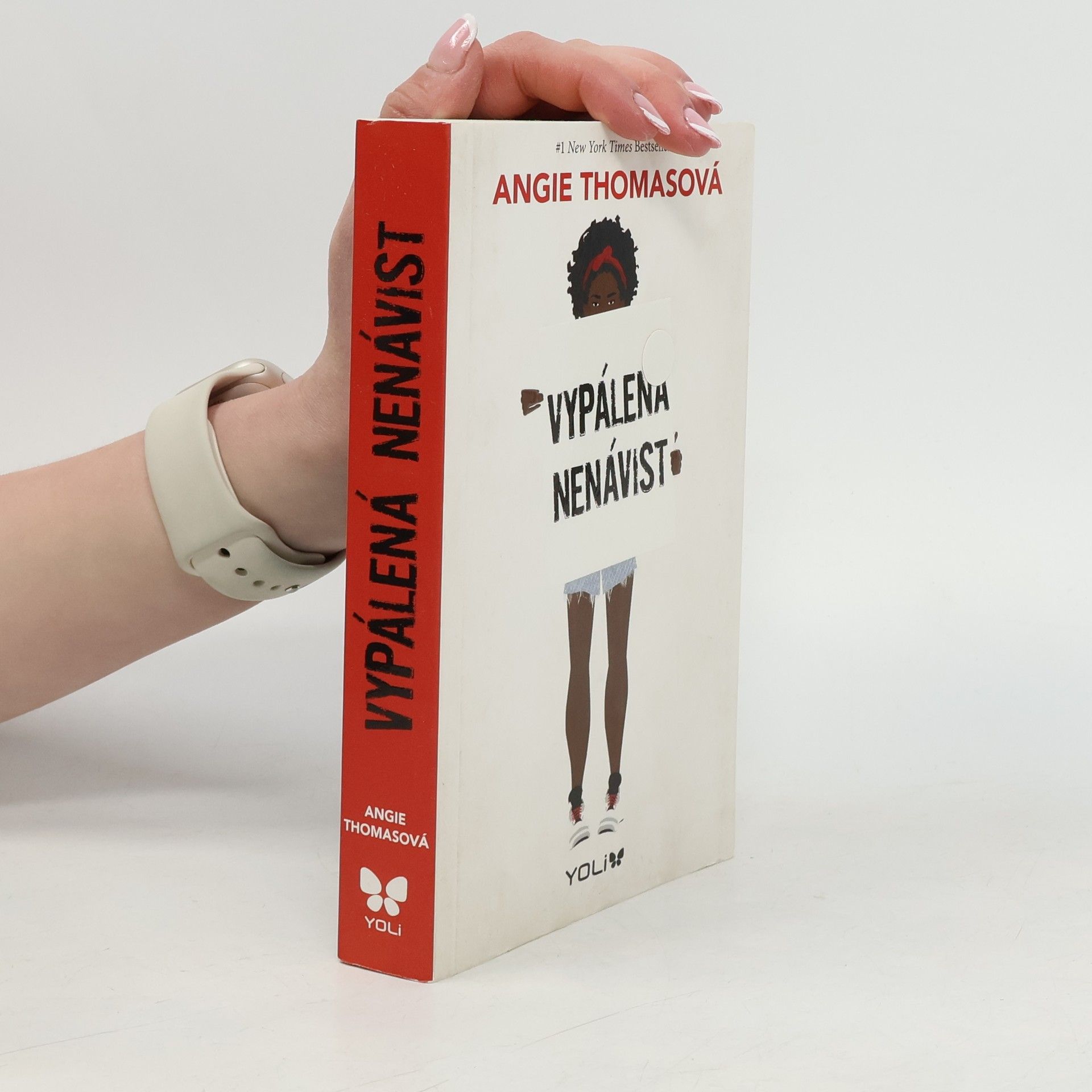 Angie Thomas Vypálená nenávist