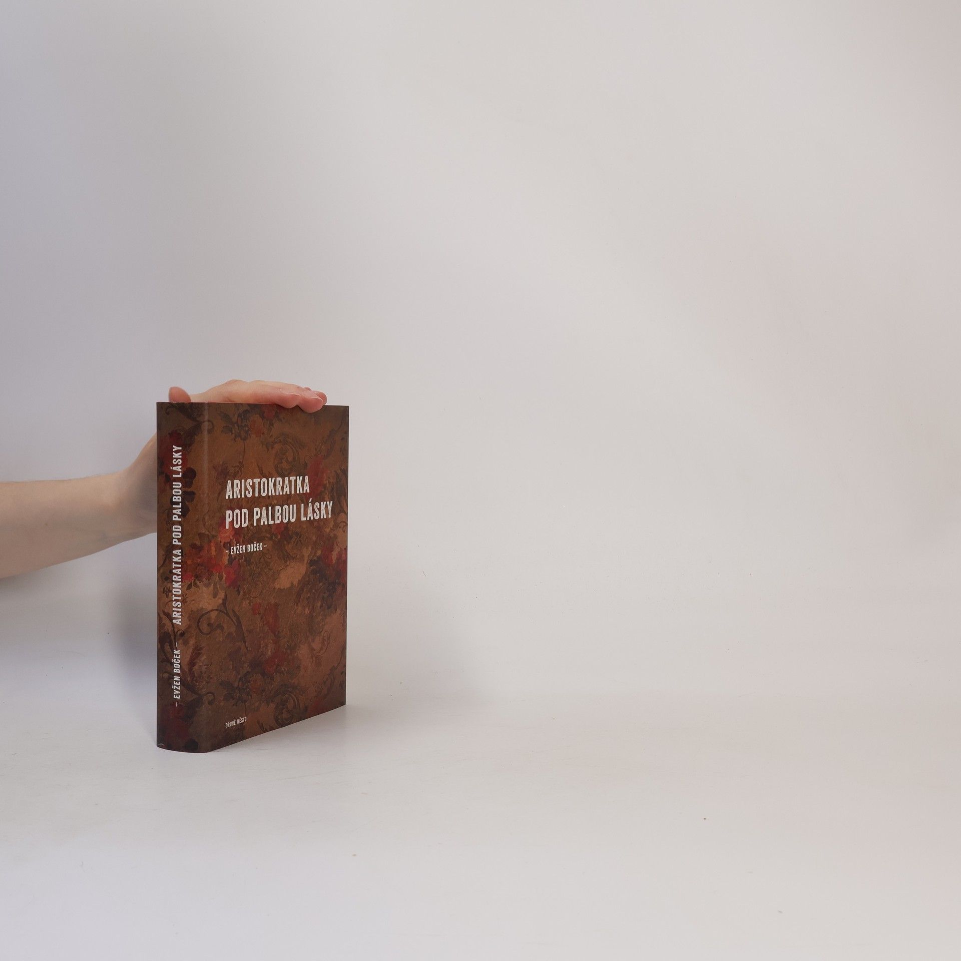 Evžen Boček Aristokratka pod palbou lásky