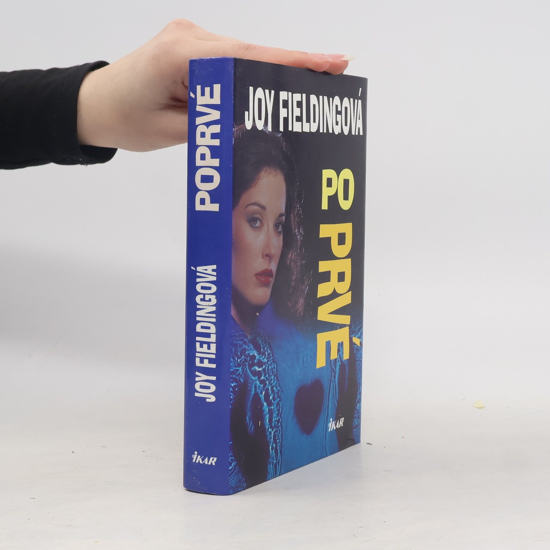 Joy Fielding Poprvé