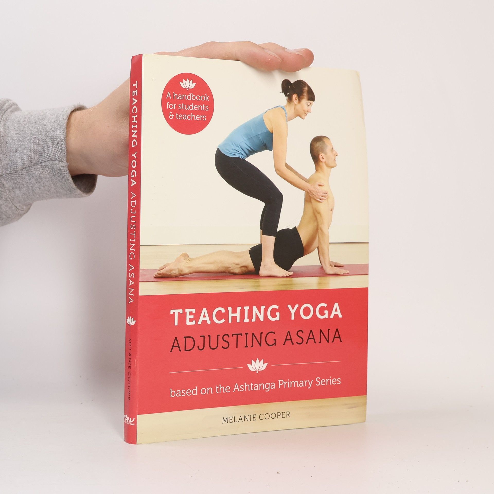Melanie M. Cooper Teaching yoga : adjusting asana