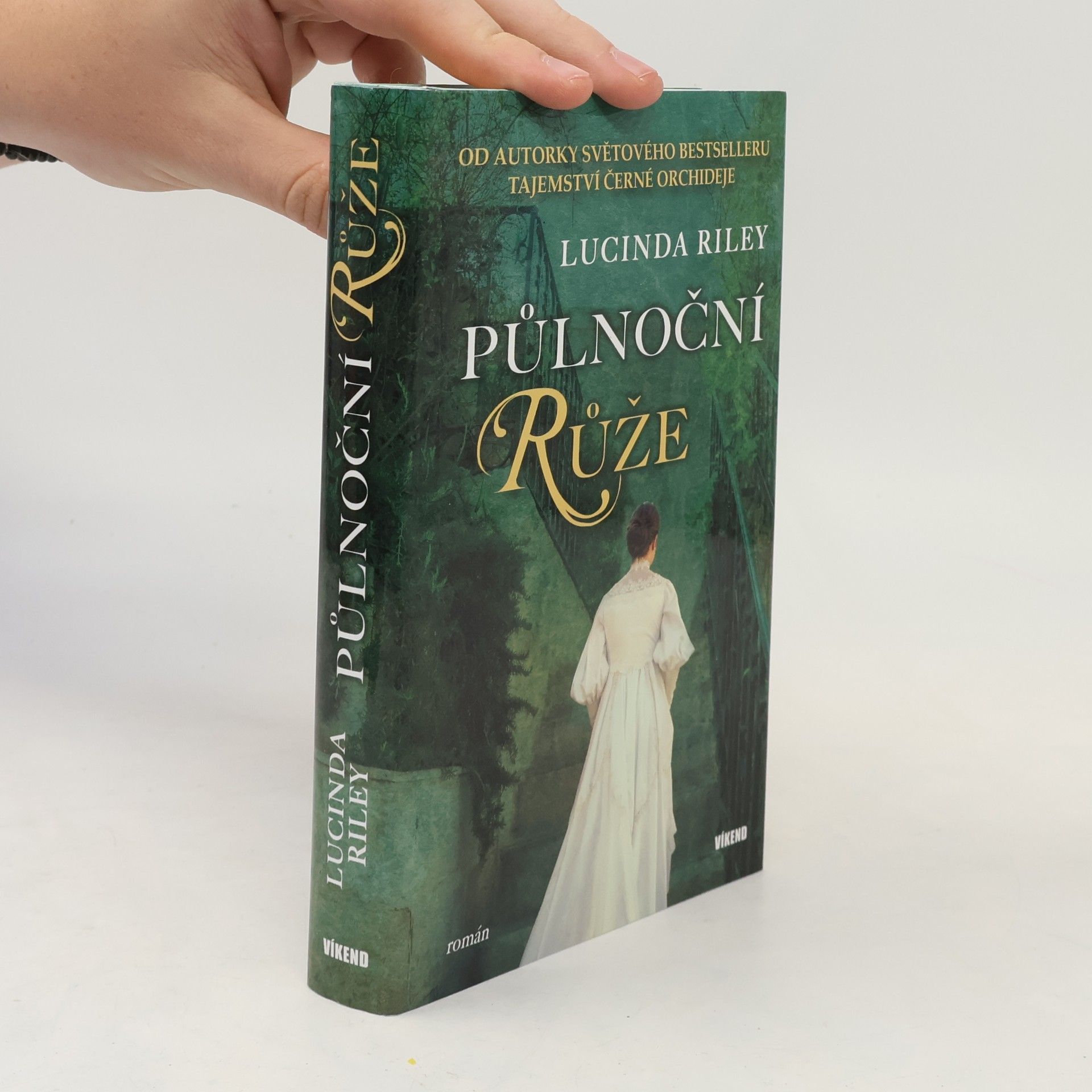 Lucinda Riley Půlnoční růže