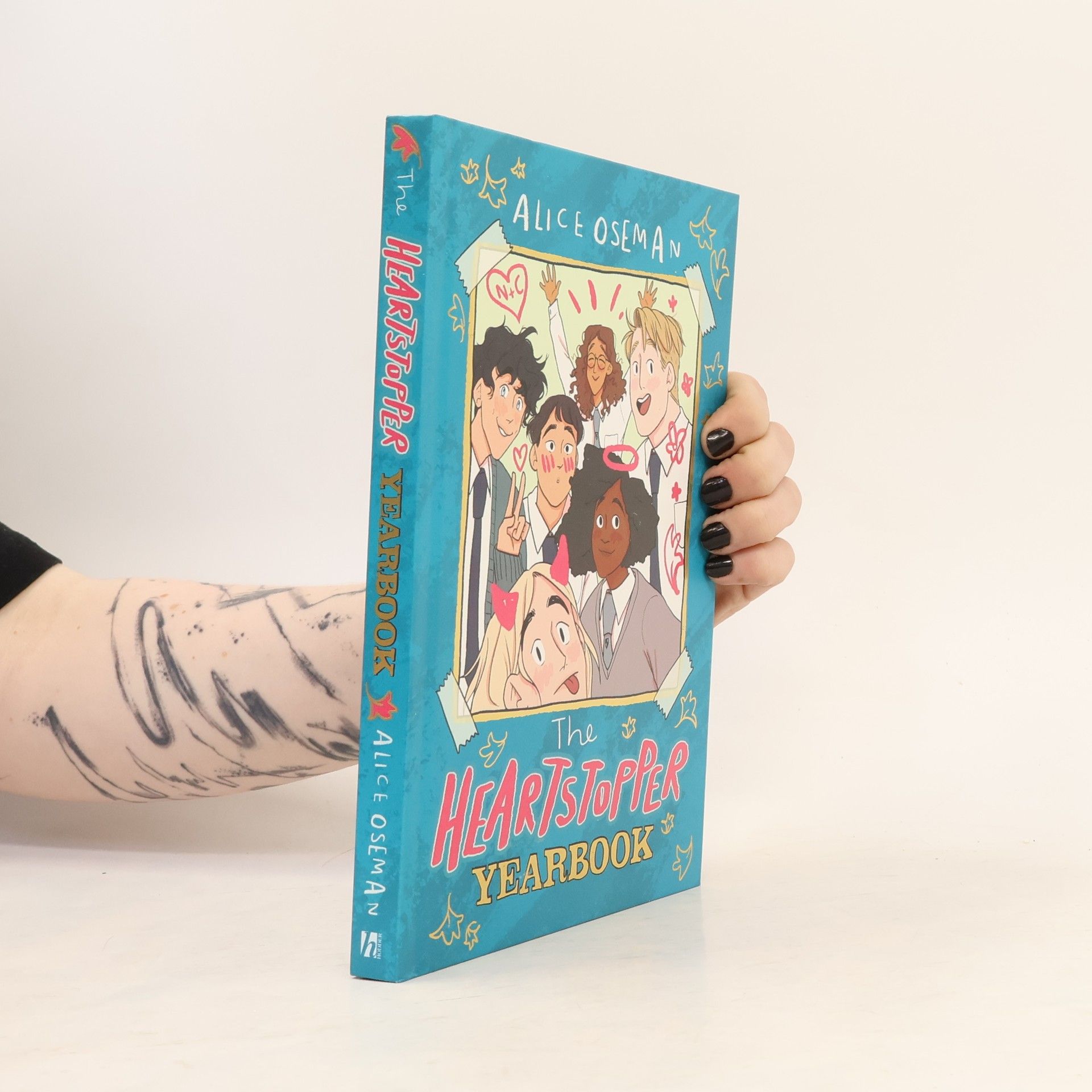 Alice Oseman The Heartstopper yearbook