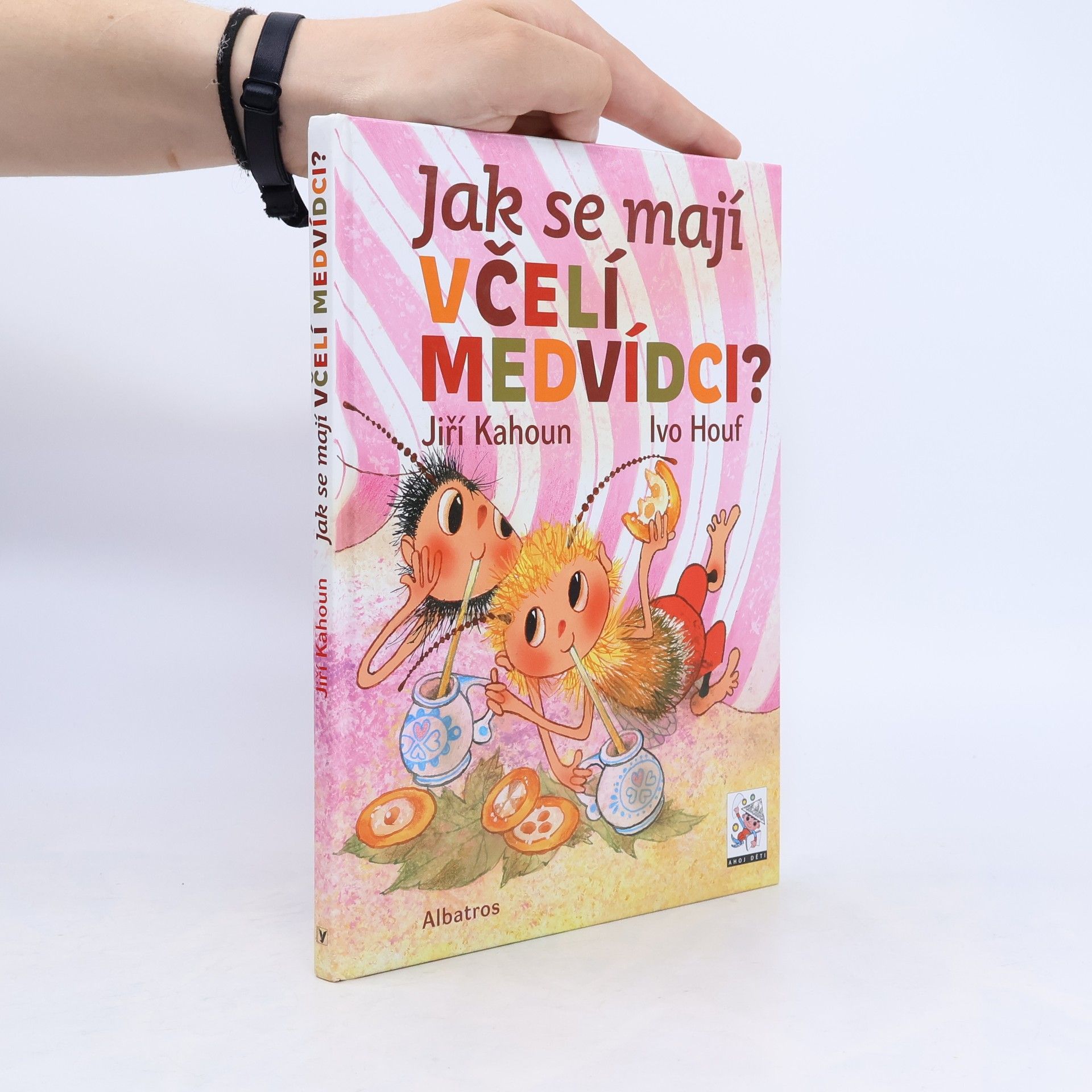 Ivo Houf Jak se mají včelí medvídci?