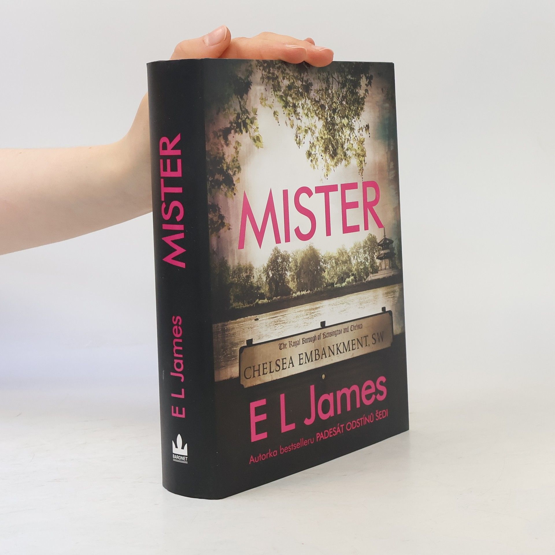 E L James Mister