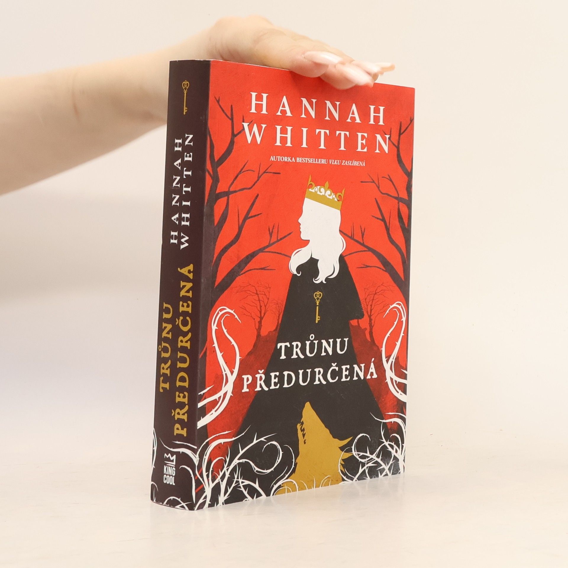 Hannah Whitten Trůnu předurčená
