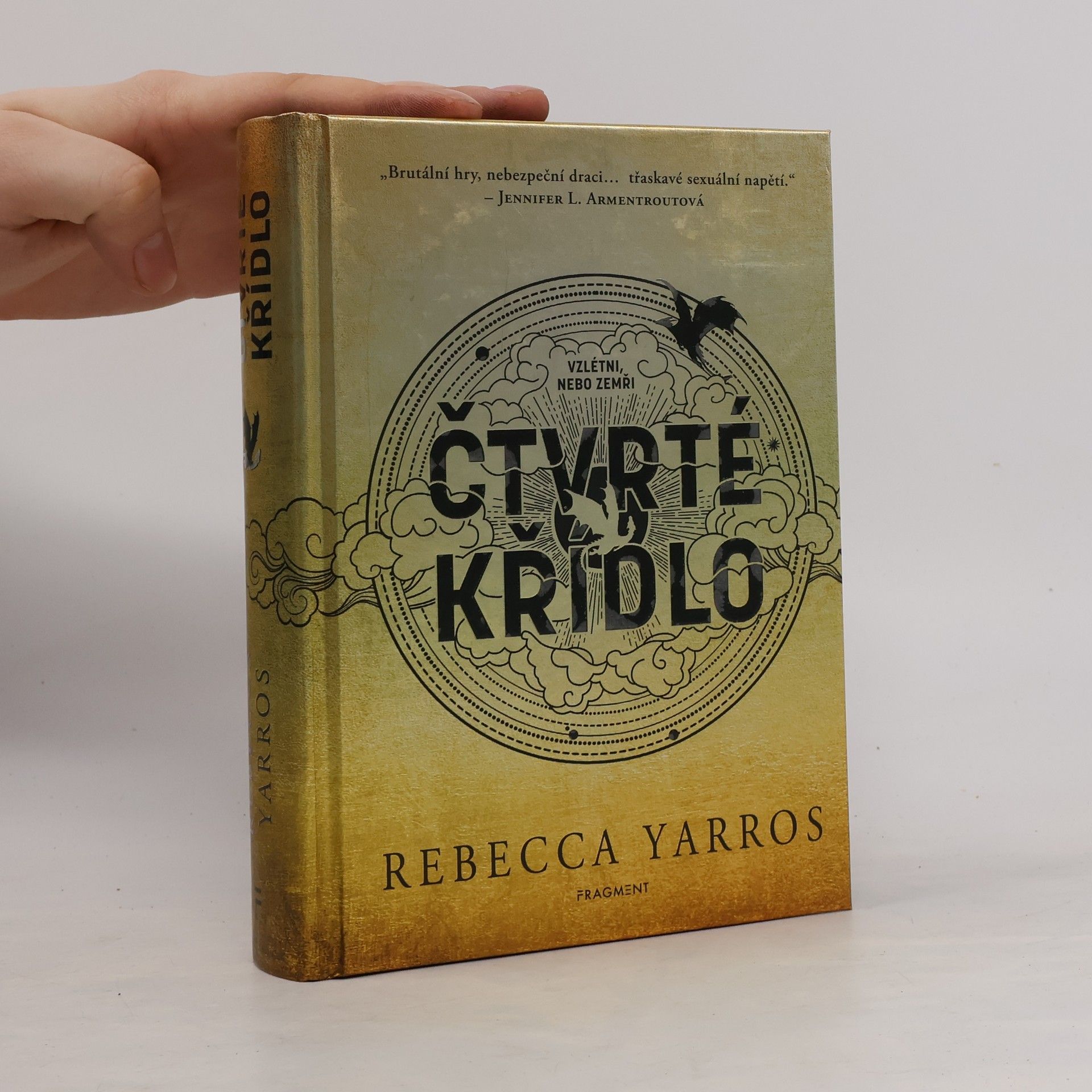 Rebecca Yarros Čtvrté křídlo